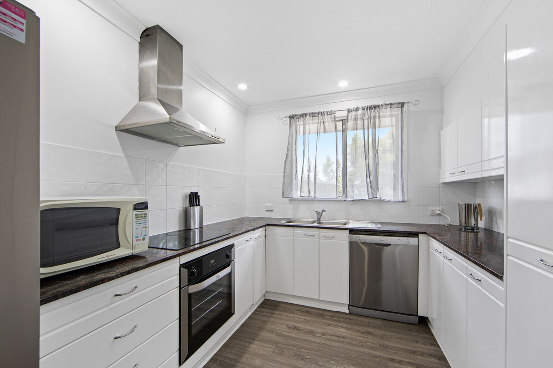 28 Clifton Drive, Port Macquarie NSW 2444, Port Macquarie - Thumbnail 4
