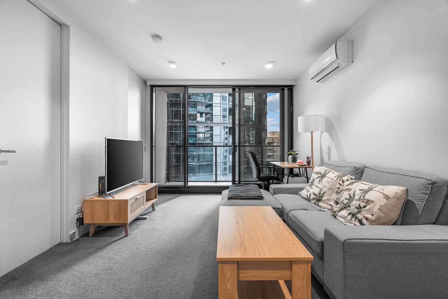 1613/33 MacKenzie Street, Melbourne, VIC 3000, Melbourne - Thumbnail 2