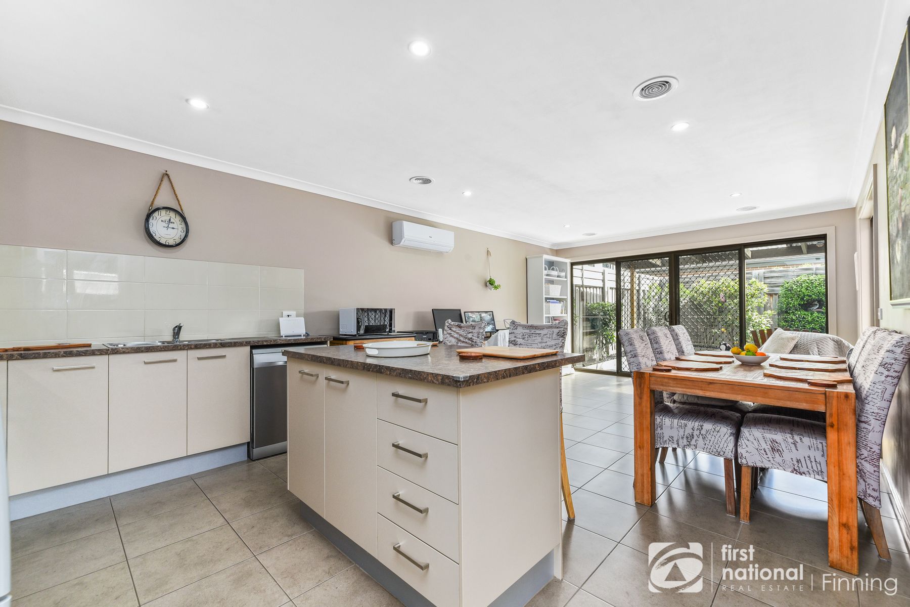 6 Townsend Avenue, Clyde VIC 3978, Clyde - Thumbnail 4