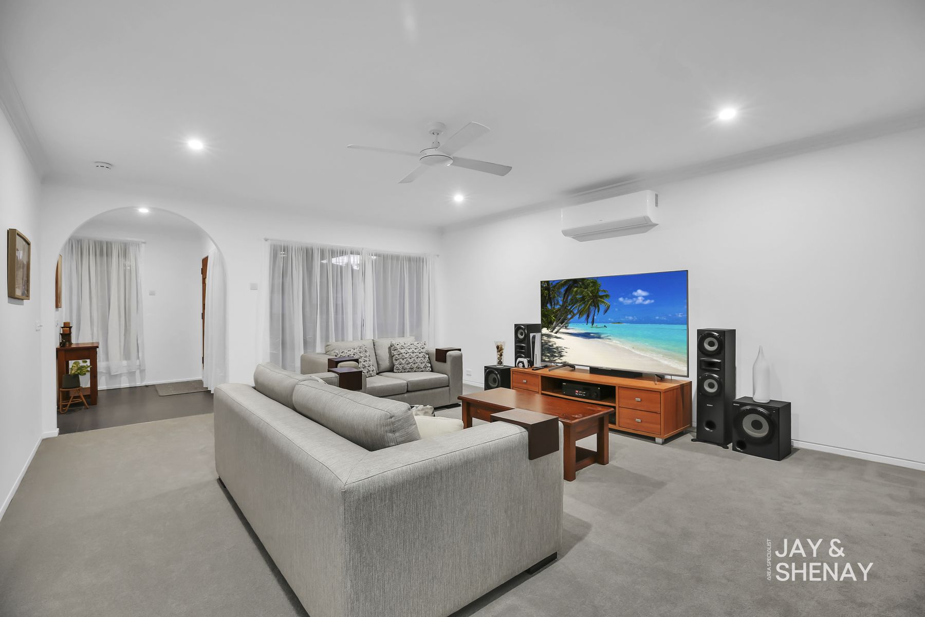37 Endeavour Crescent, Endeavour Hills, VIC 3802, Endeavour Hills - Thumbnail 2