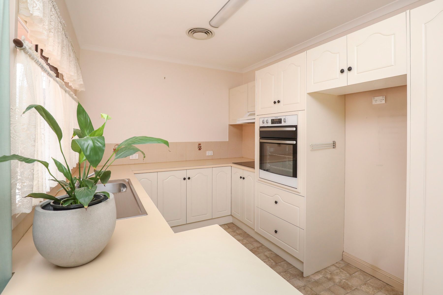 1/8 Chaffey Avenue, Mildura - Thumbnail 4