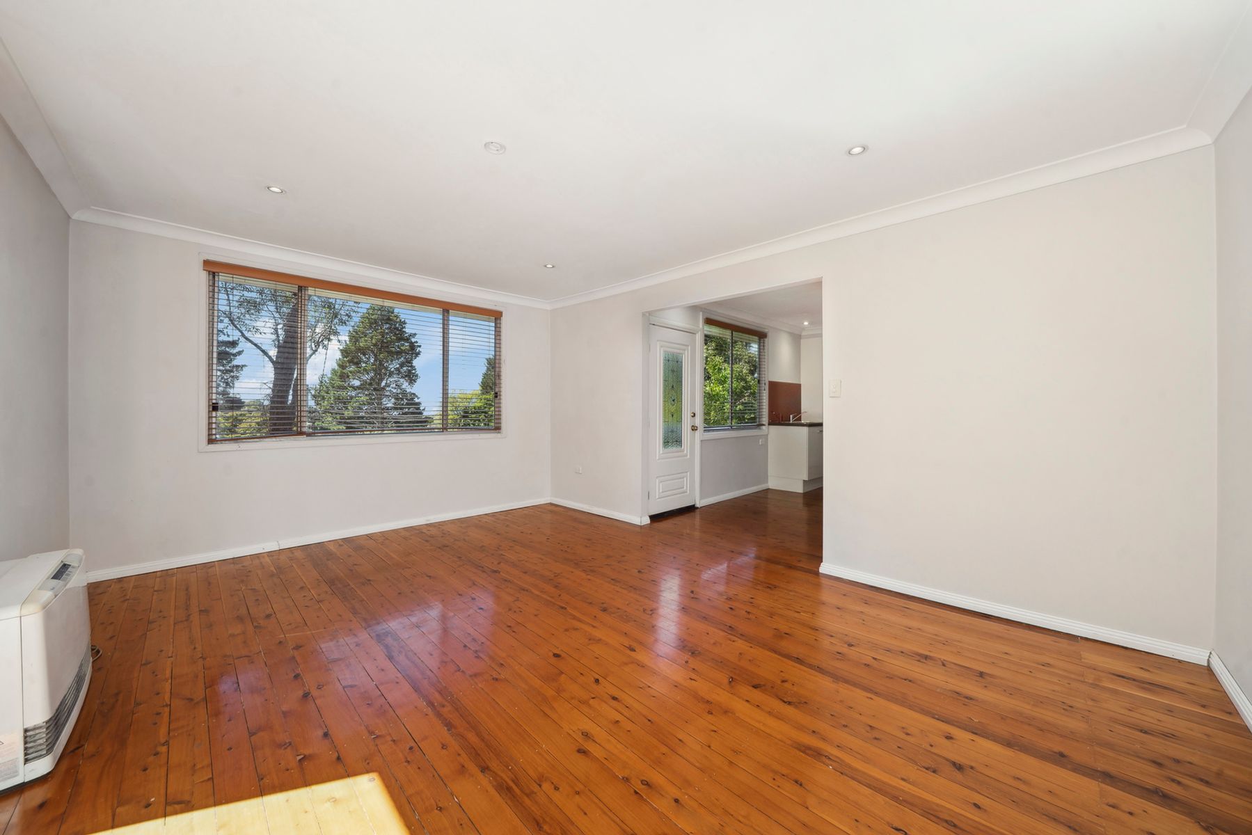 010 Open2view ID941832 74 Hall Parade Hazelbrook