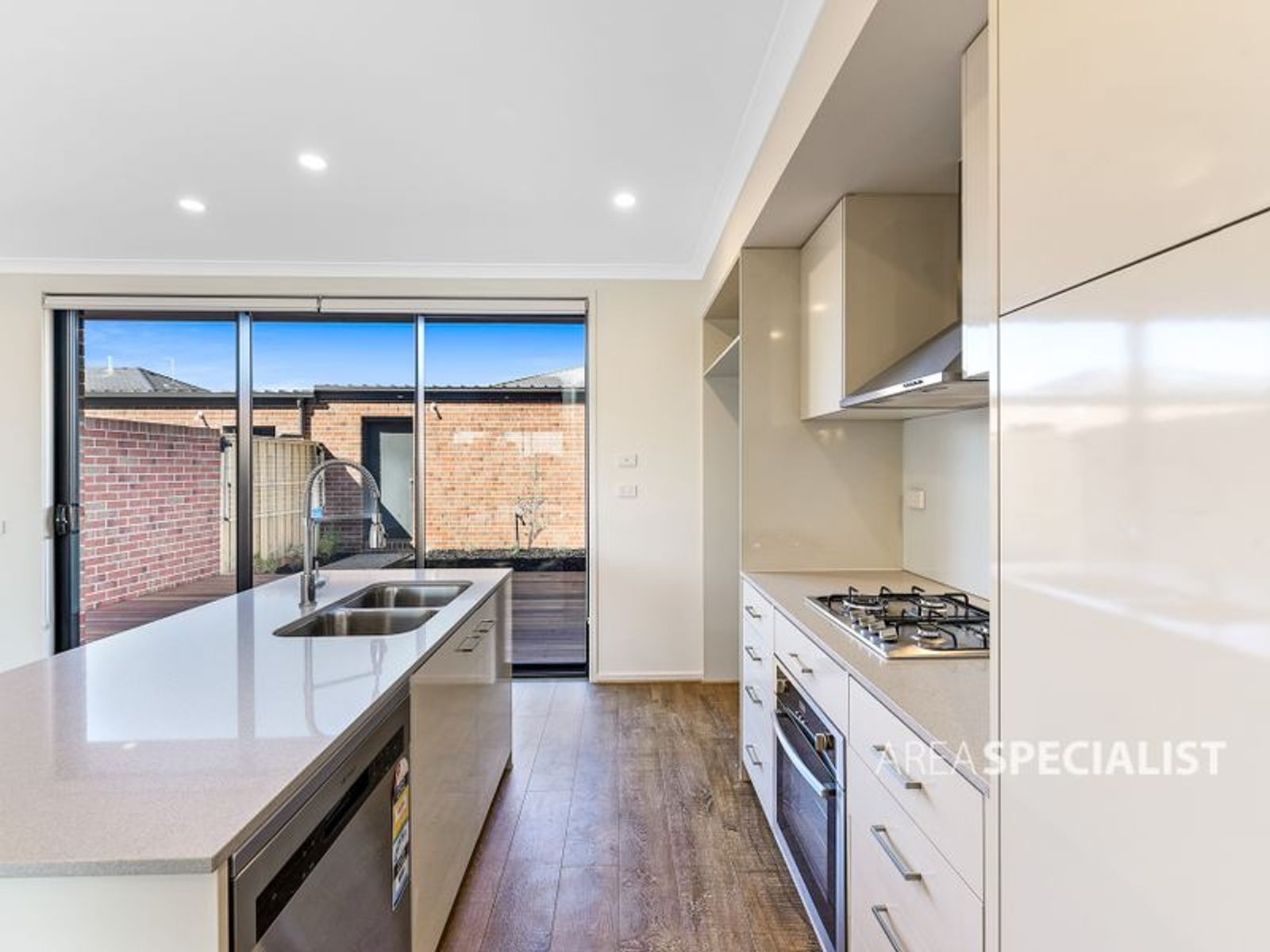 18 Parkdale Drive, Lyndhurst, VIC 3975, Lyndhurst - Thumbnail 6