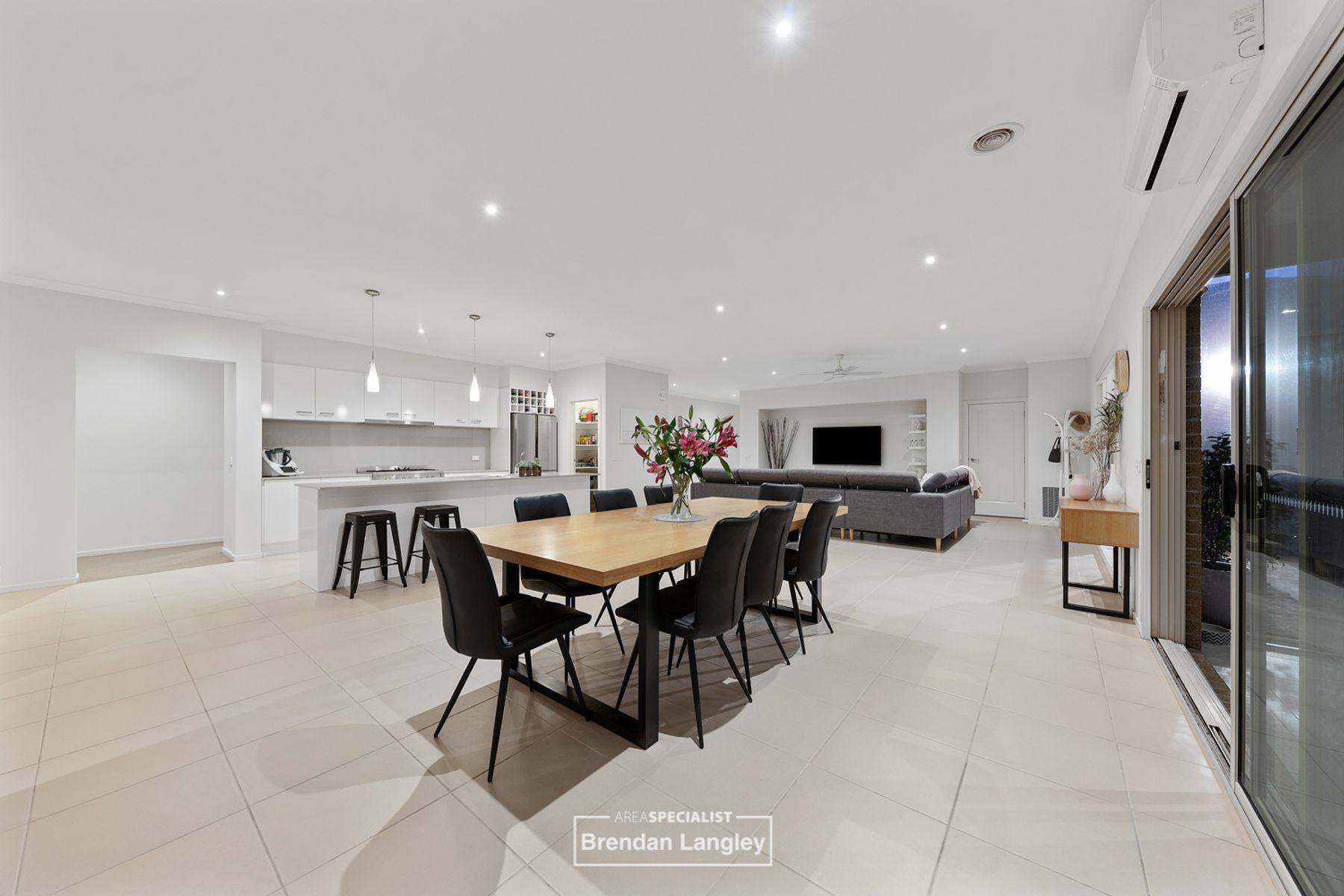 19 Sundew Crescent, Pakenham, VIC 3810, Pakenham - Thumbnail 3