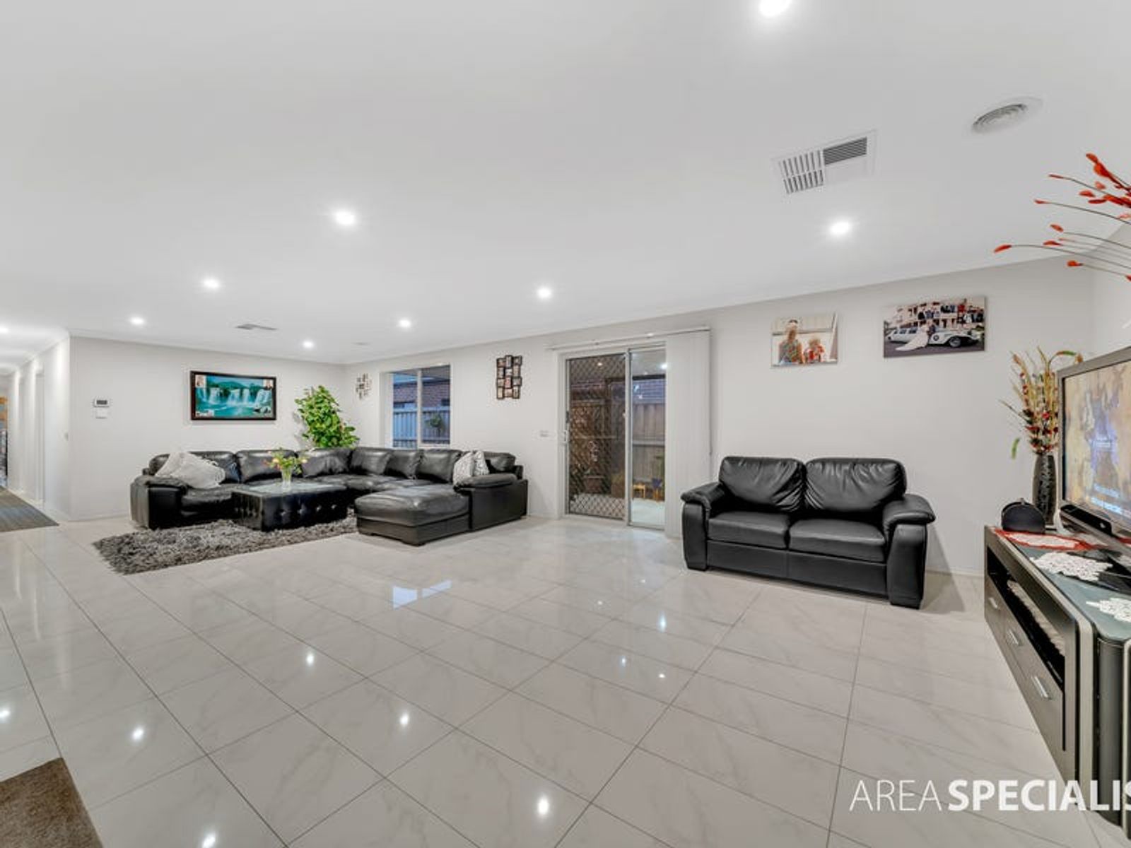 83 Eliburn Drive, Cranbourne East, VIC 3977, Cranbourne East - Thumbnail 4