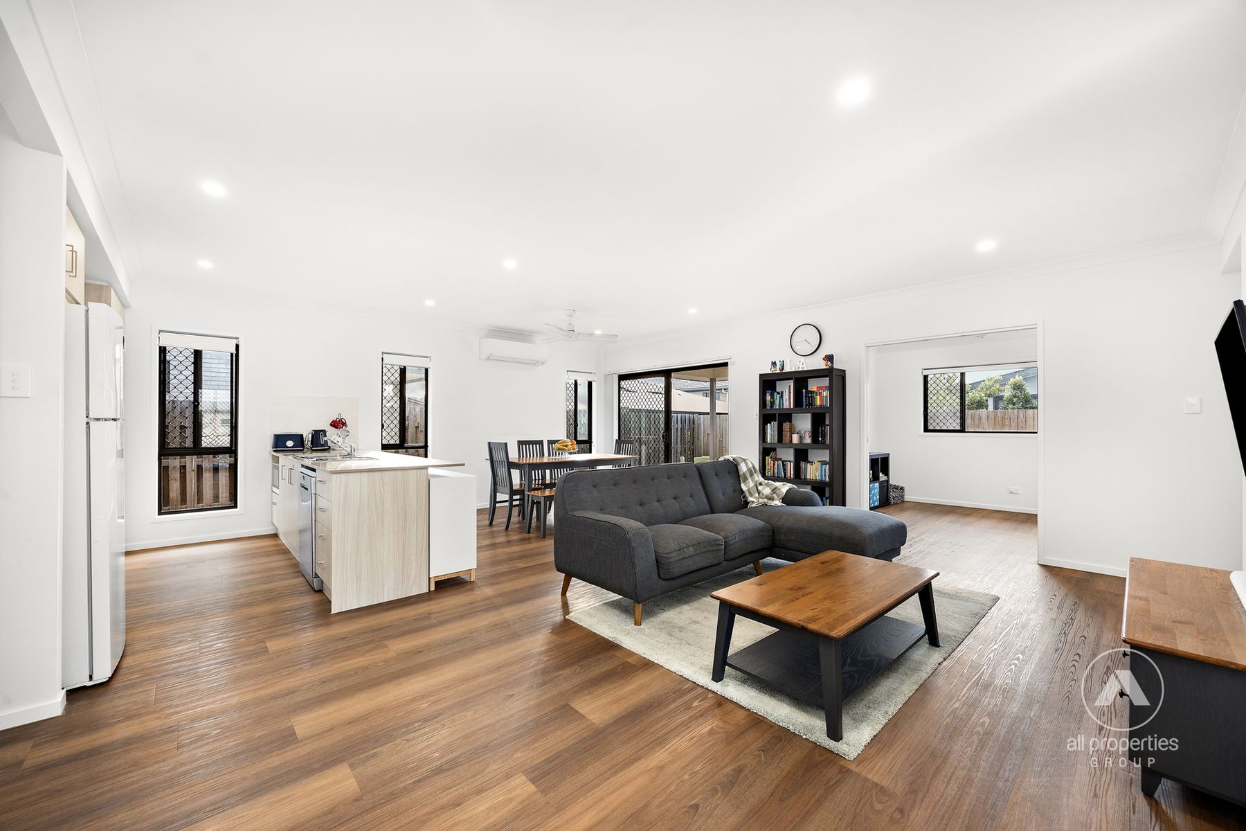 14 Sweetman Place, Hillcrest QLD 4118, Hillcrest - Thumbnail 5