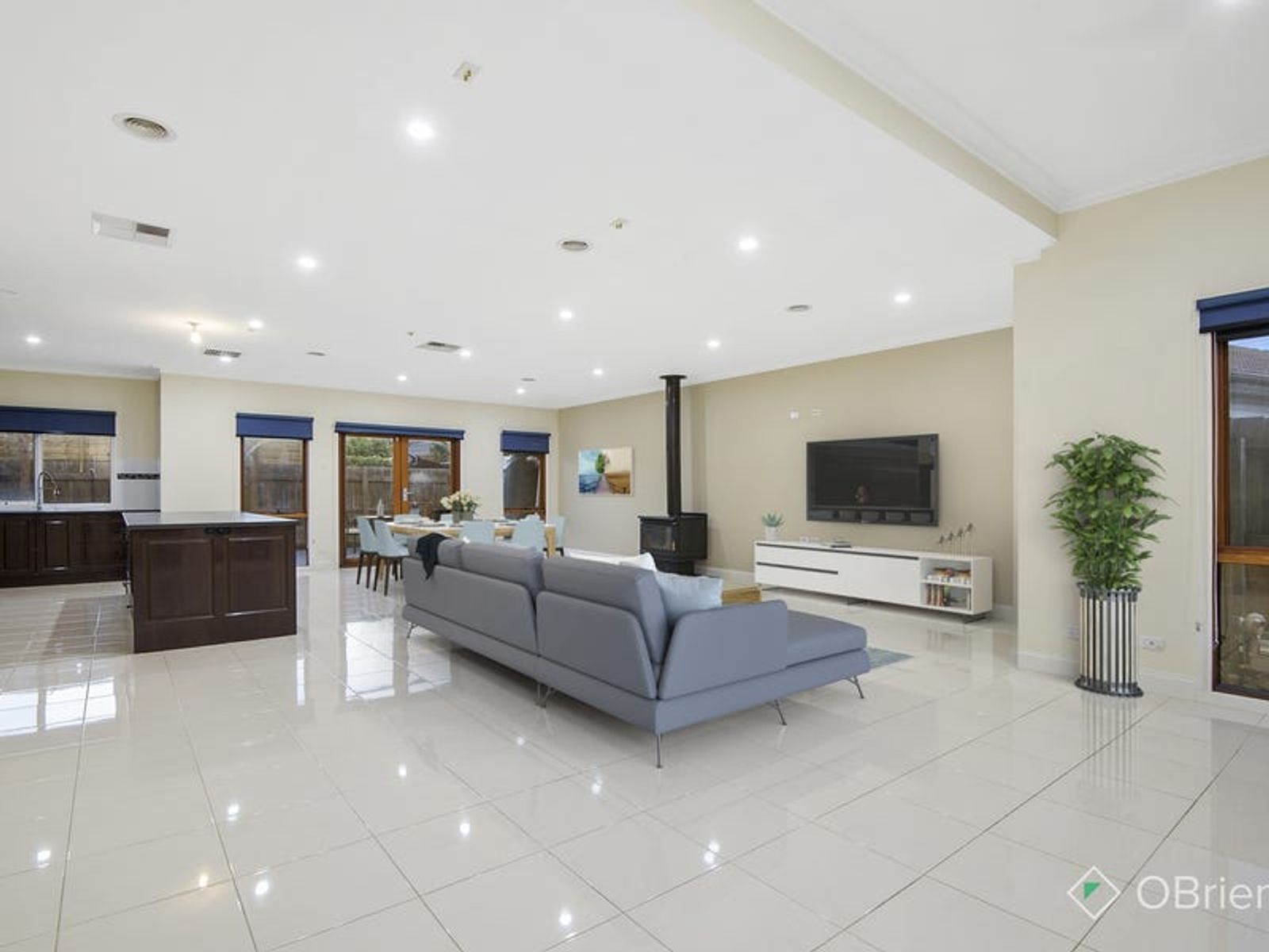 2A Culliver Avenue, Eumemmerring, VIC 3177, Eumemmerring - Thumbnail 2