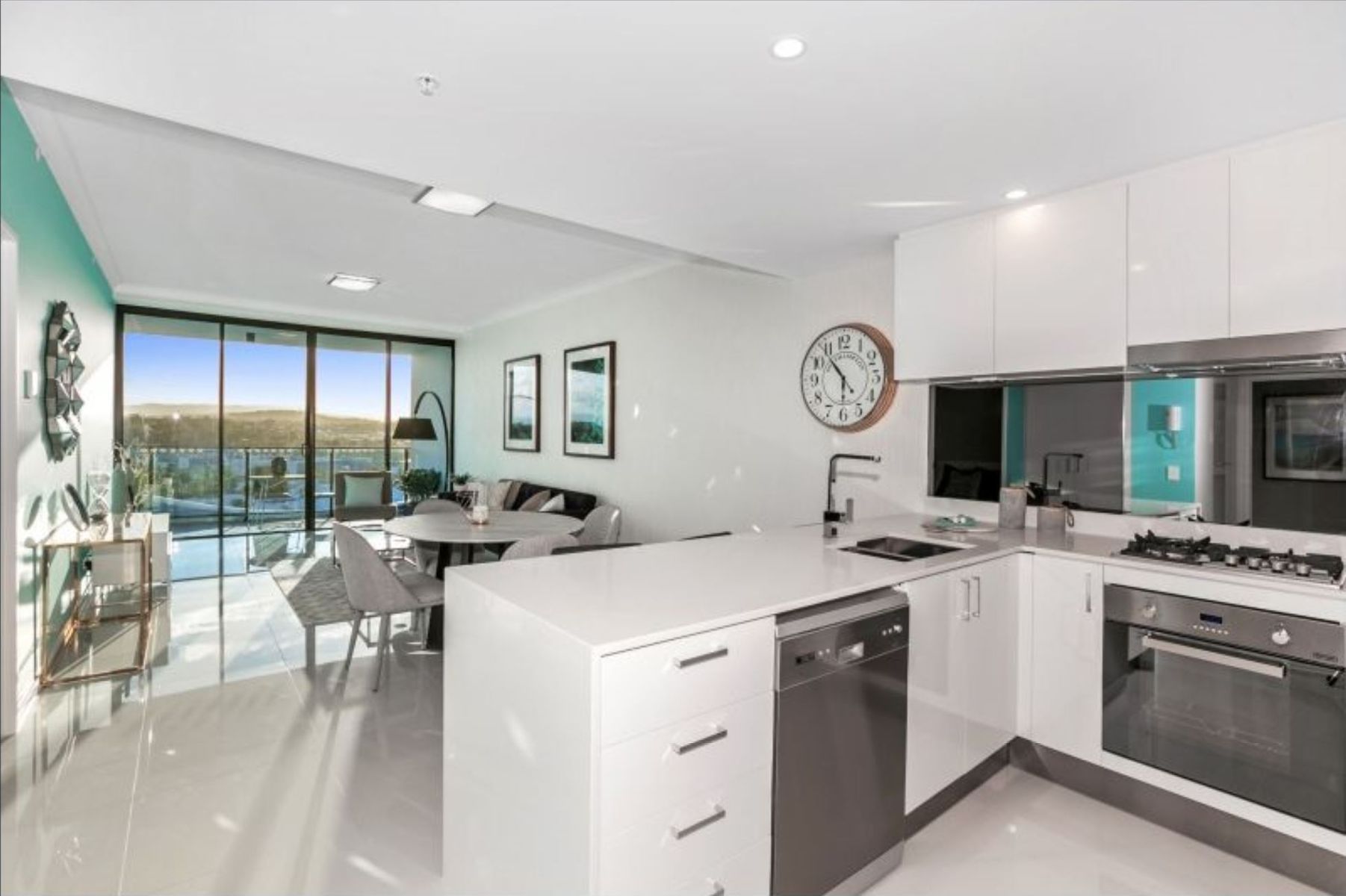 2709 5 Harbour side court  Biggera Waters Waterpoint Residences Alessia Tang 2
