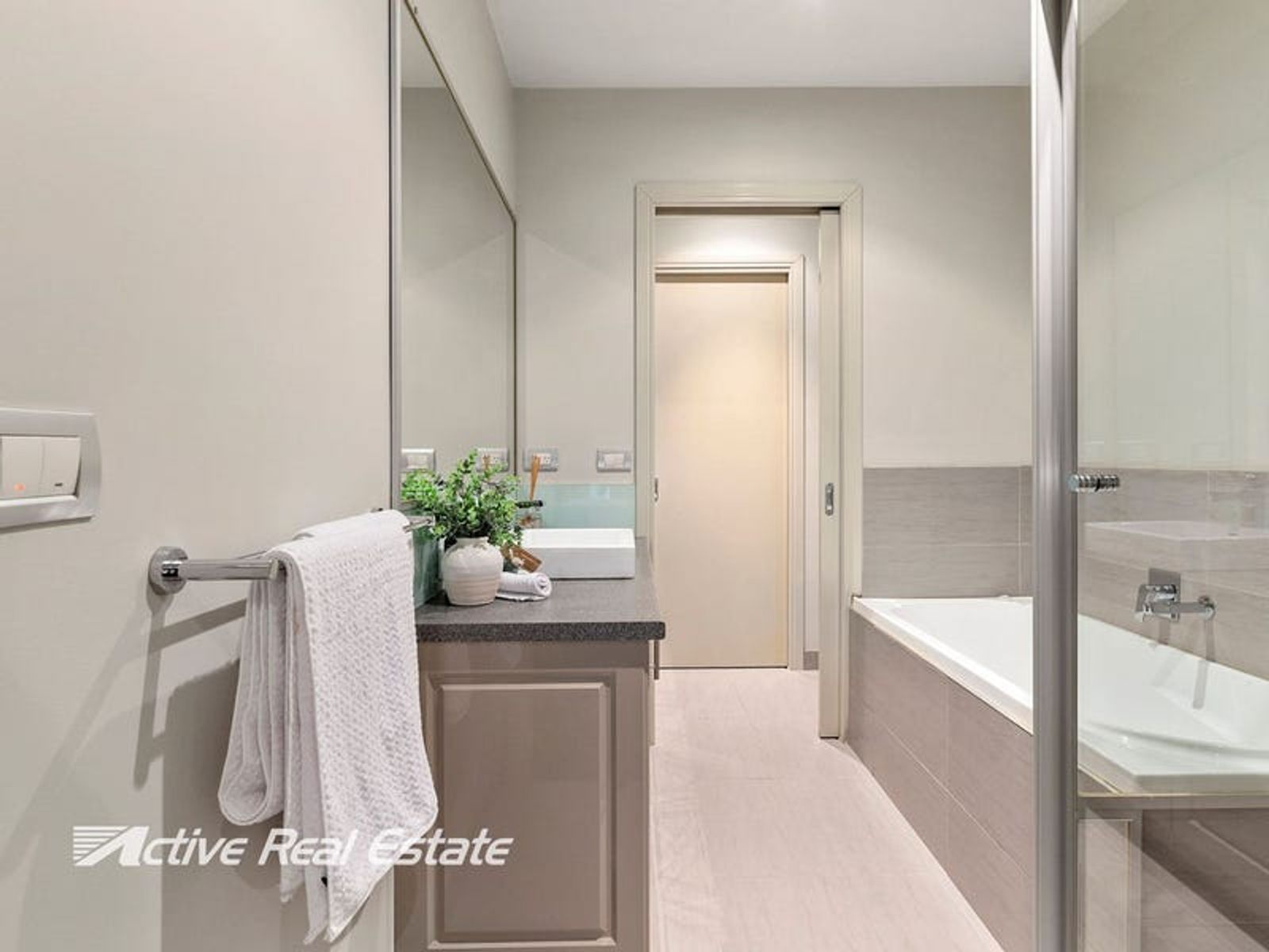 63 Elizabeth Street, Cranbourne North, VIC 3977, Cranbourne North - Thumbnail 5