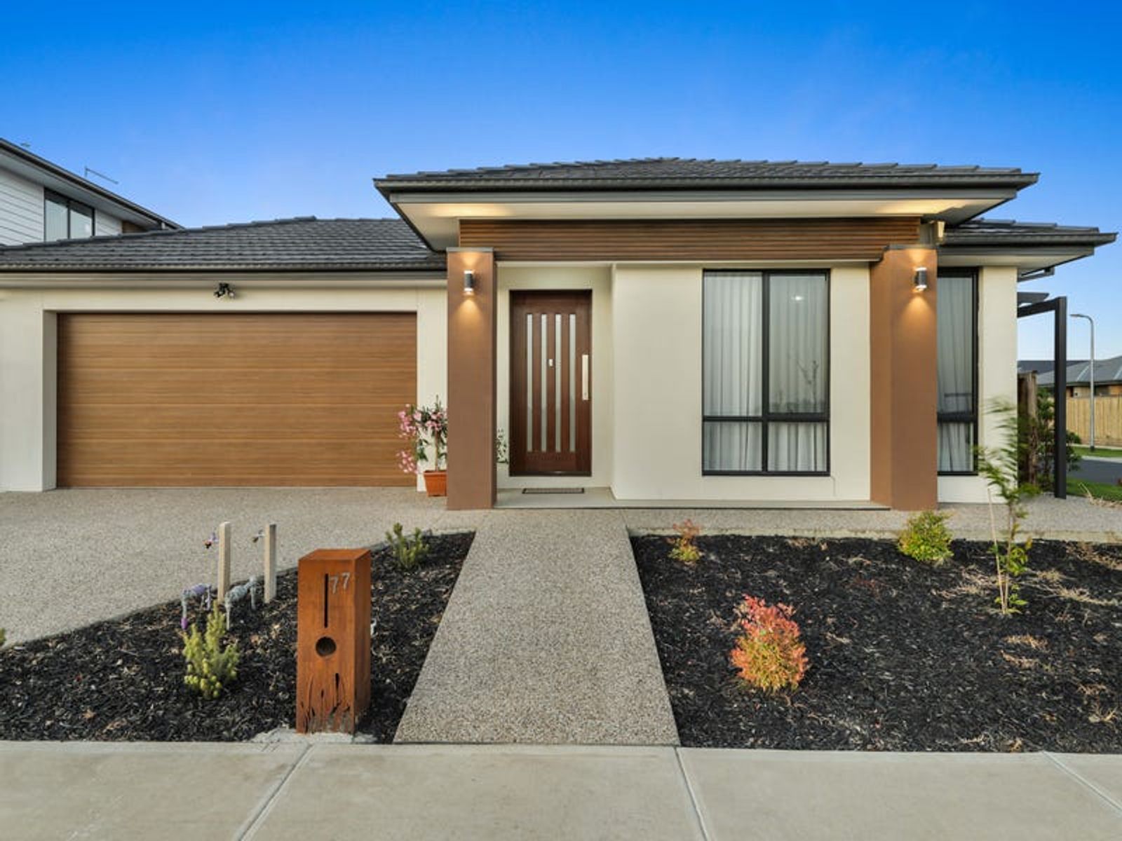77 OConnor Avenue, Clyde North, VIC 3978, Clyde North - Thumbnail 2