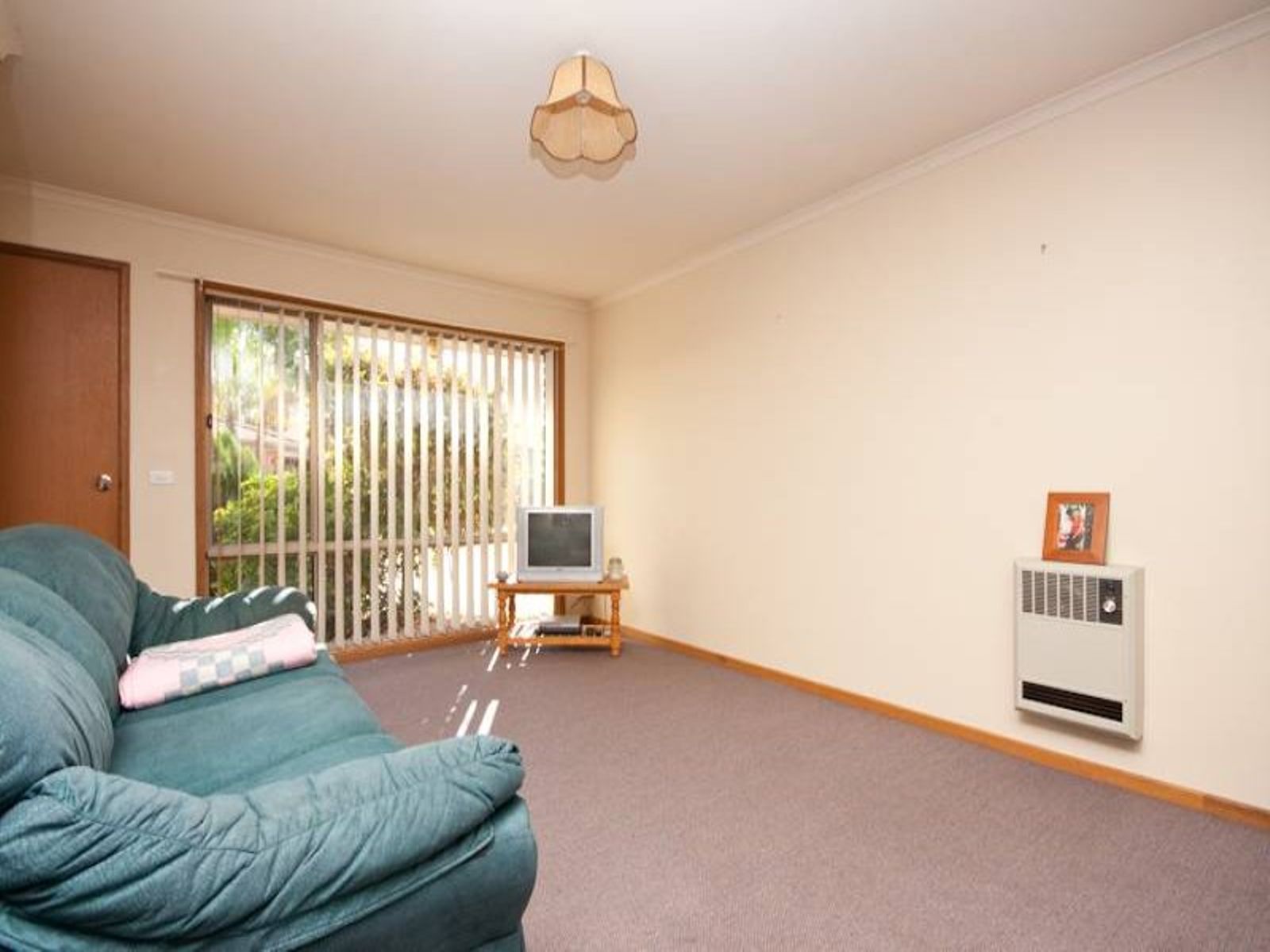 2/2 West Road, Buronga - Thumbnail 3