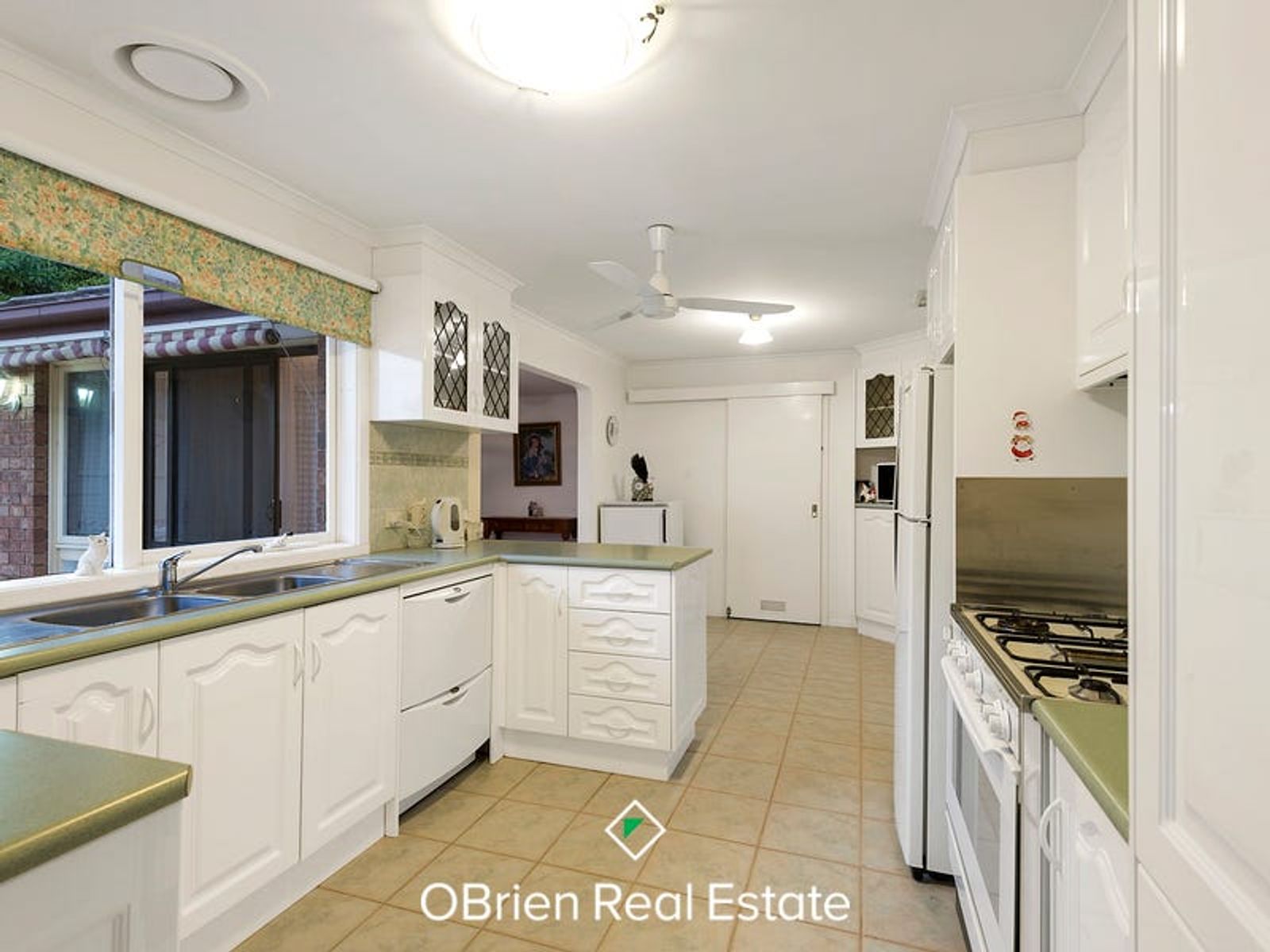 2 Legg Court, Endeavour Hills, VIC 3802, Endeavour Hills - Thumbnail 3