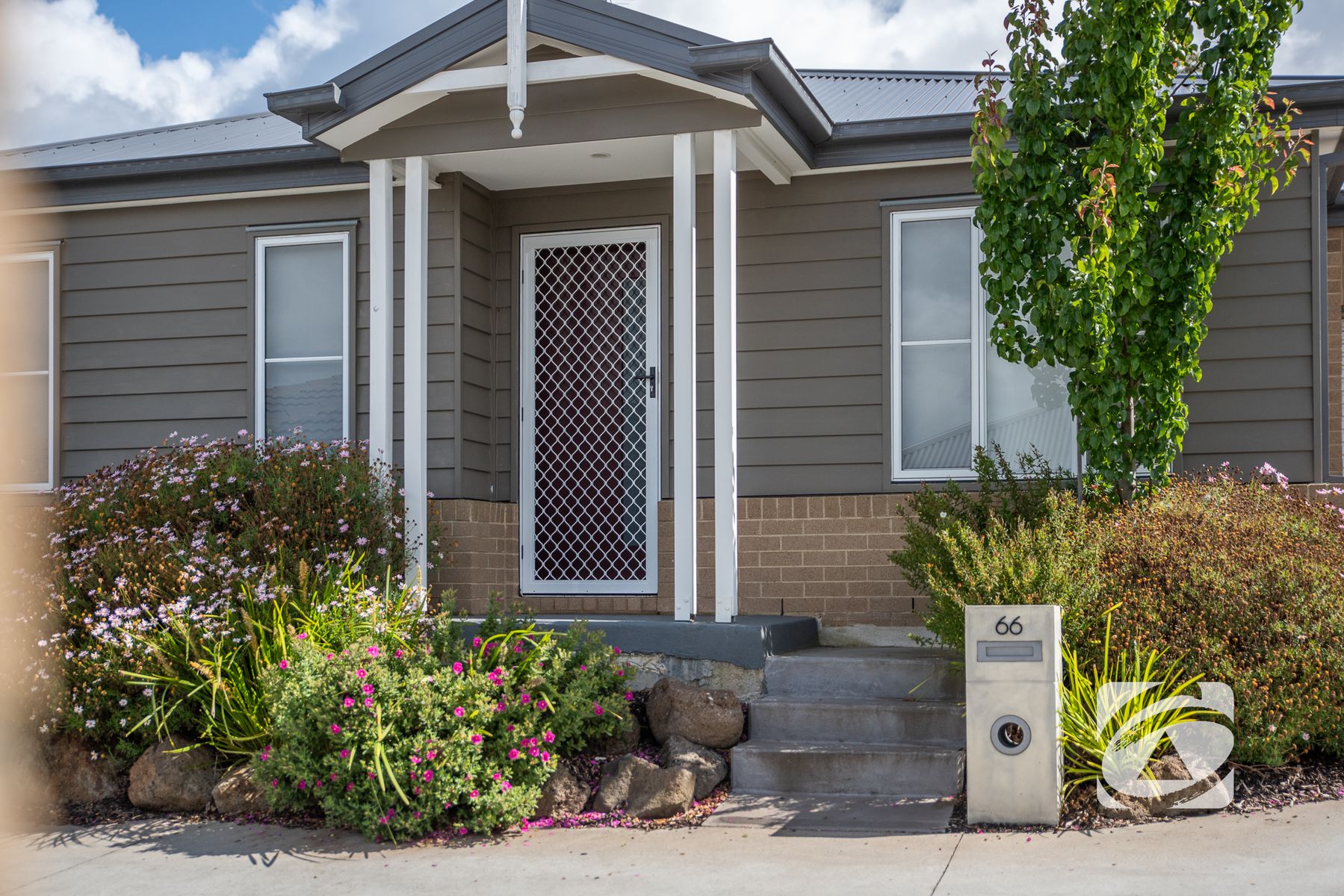 66 Coach Circuit, Pakenham, VIC 3810, Pakenham - Thumbnail 2
