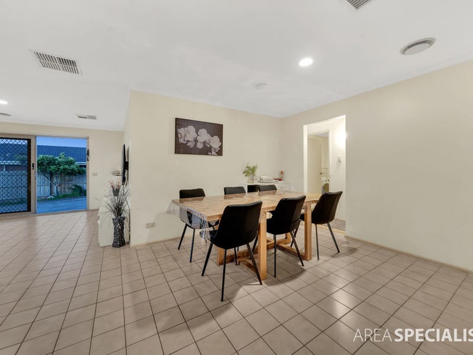 110 Oaktree Drive, Hampton Park, VIC 3976, Hampton Park - Thumbnail 4
