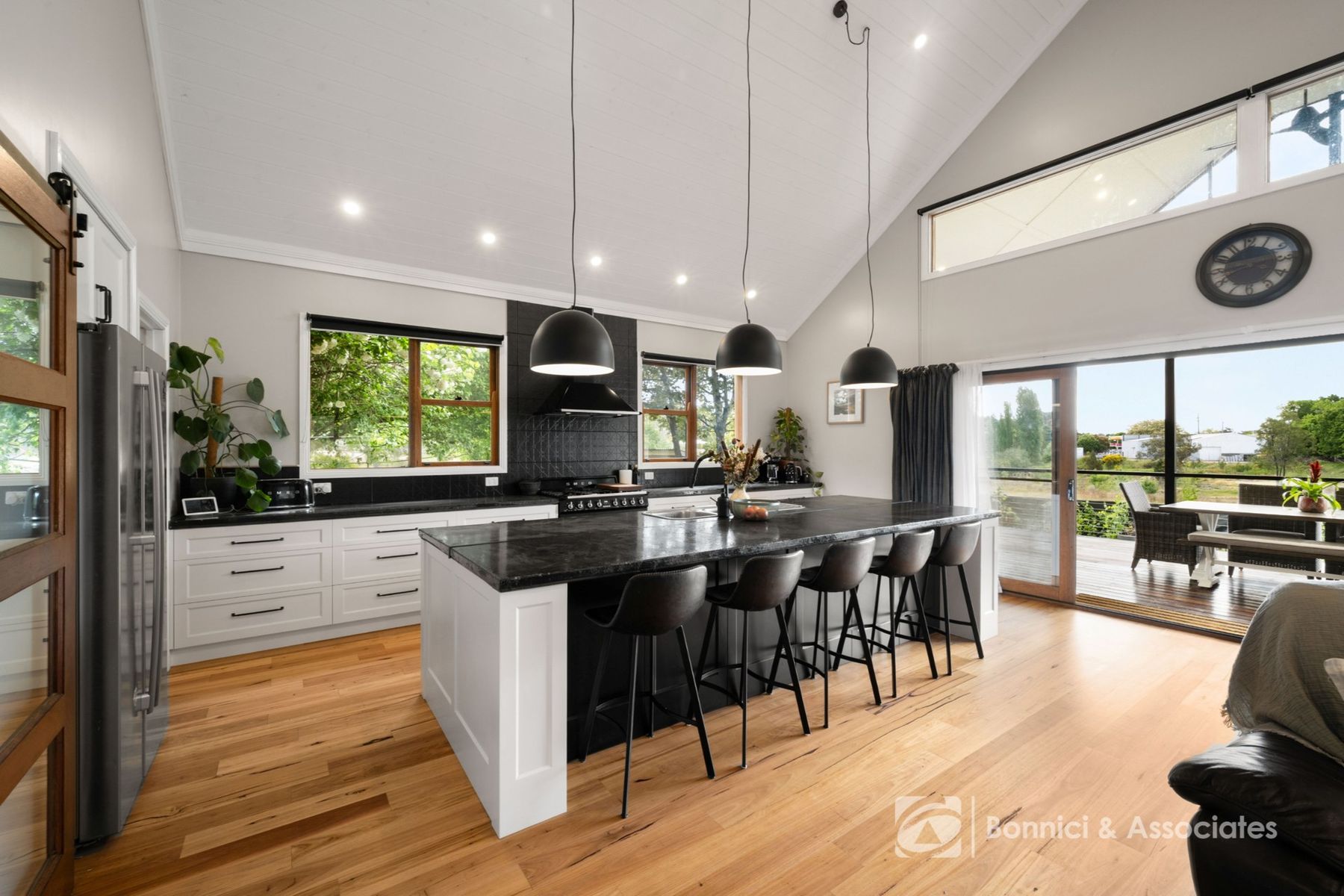 18 John Street, Beechworth VIC 3747, Beechworth - Thumbnail 2