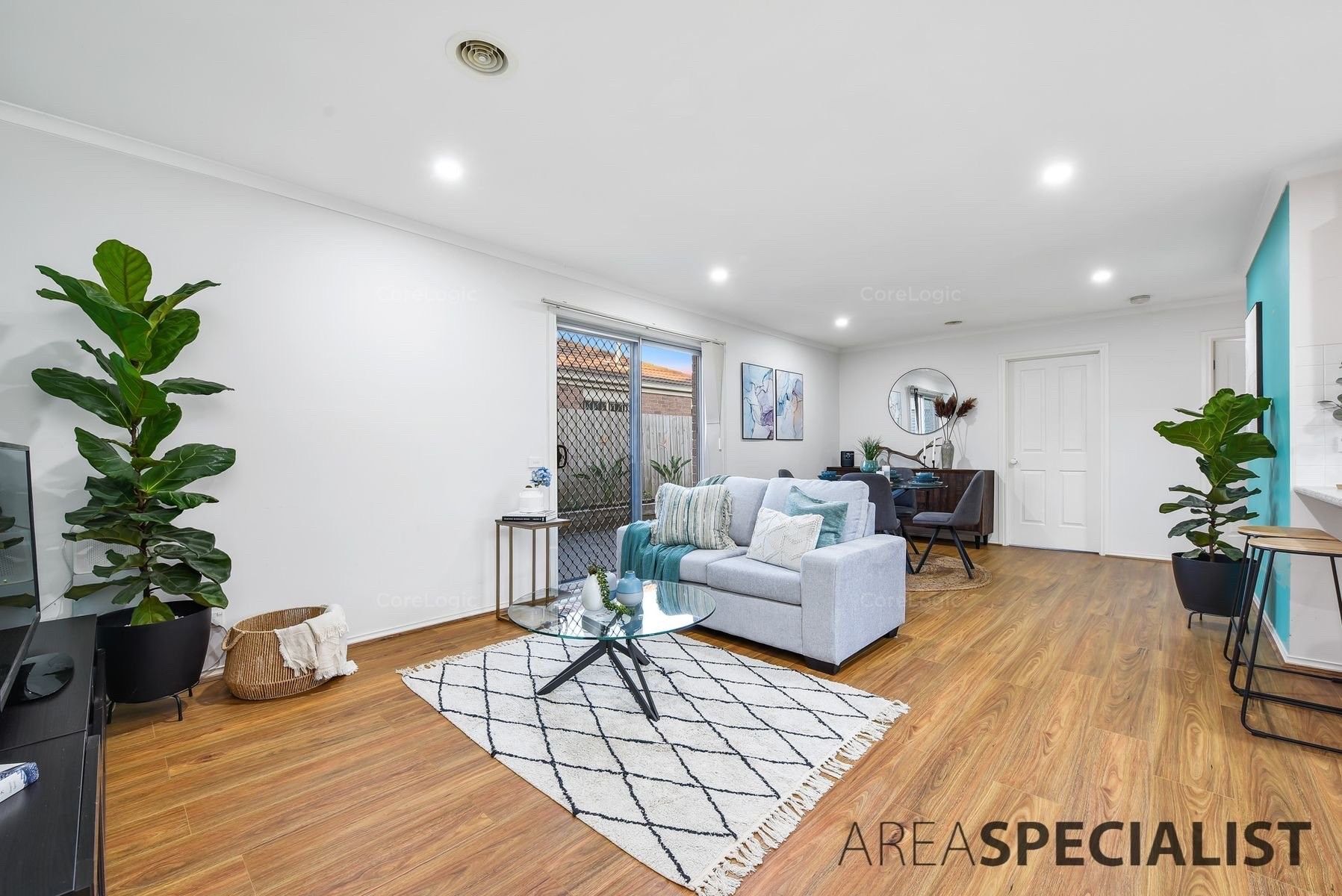 64 Kingdom Drive, Cranbourne, Cranbourne - Thumbnail 2