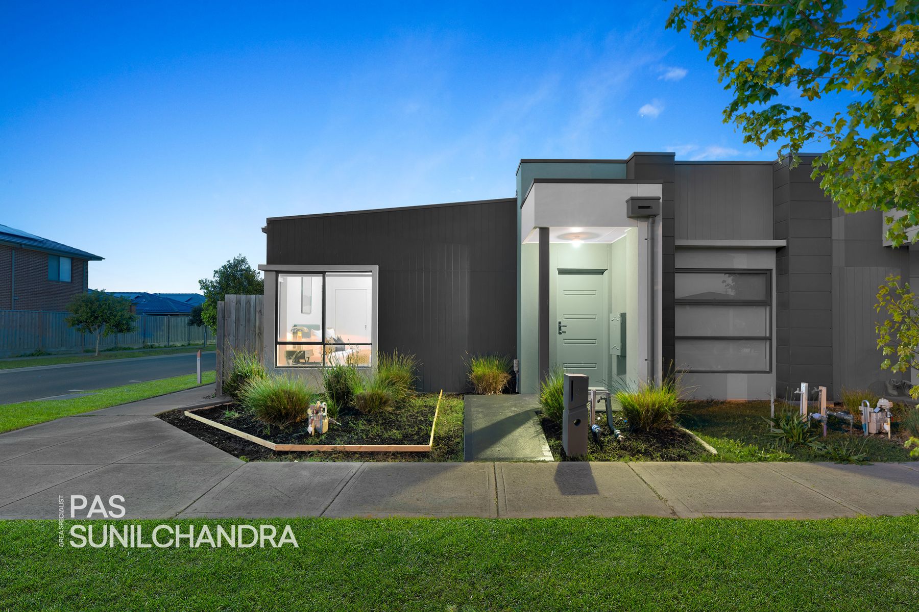 28A Plymouth Boulevard, Clyde North, VIC 3978, Clyde North - Thumbnail 2