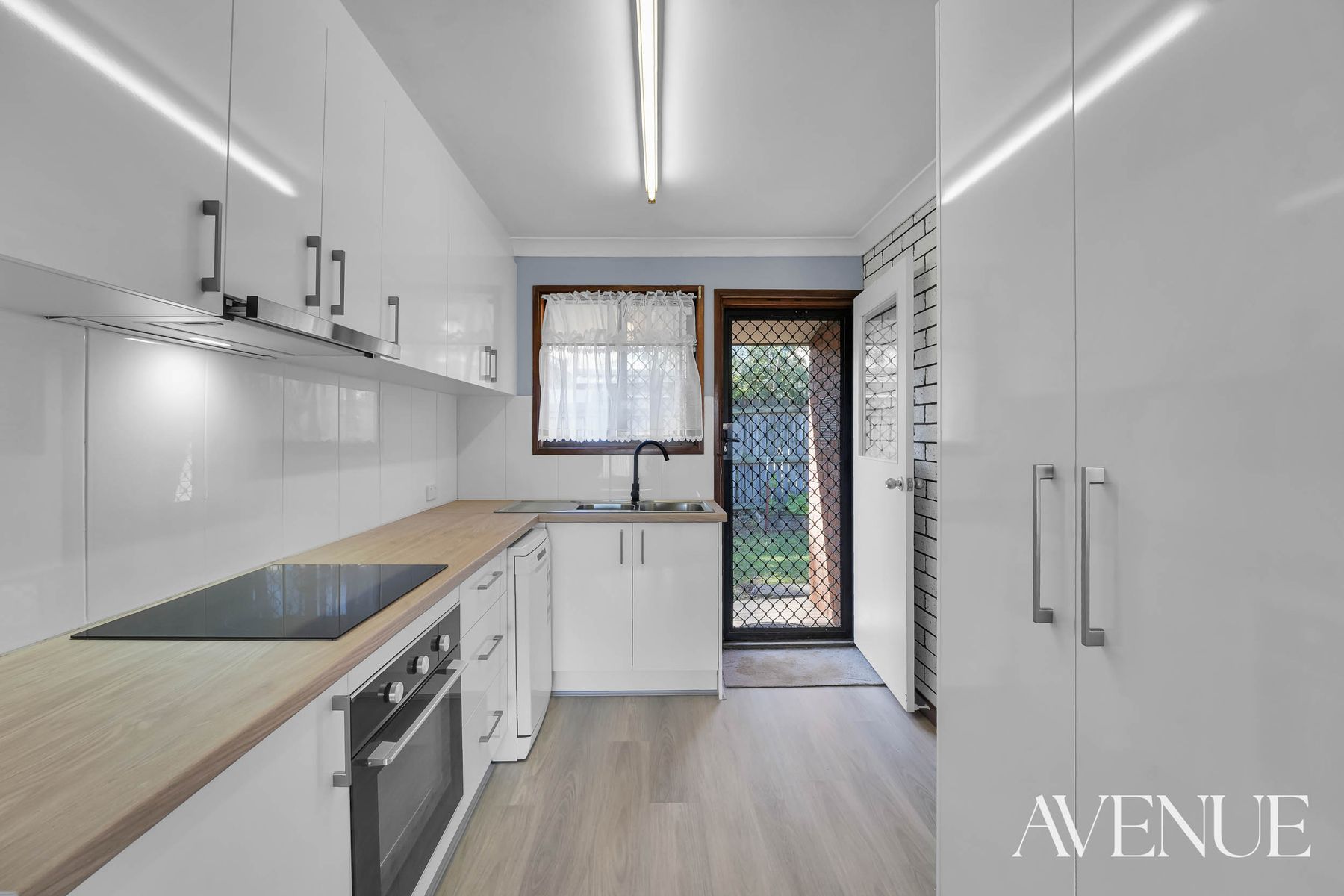 2/20-24 Bourke Street, Waterford West - Image 1
