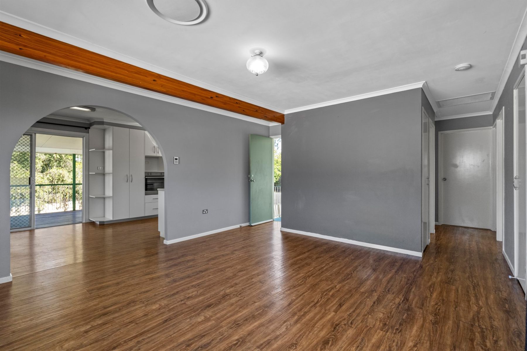 221 Blackstone Road, Silkstone QLD 4304, Silkstone - Thumbnail 5