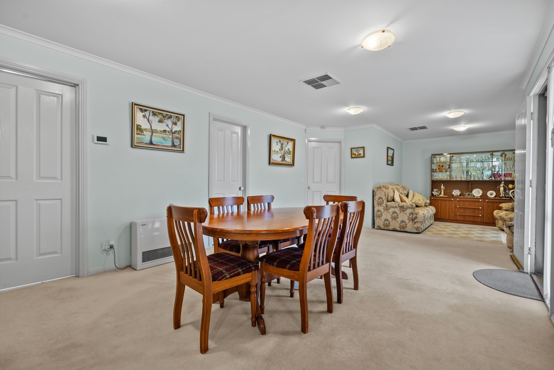 012 Open2view ID870295 1 11 Closter Court