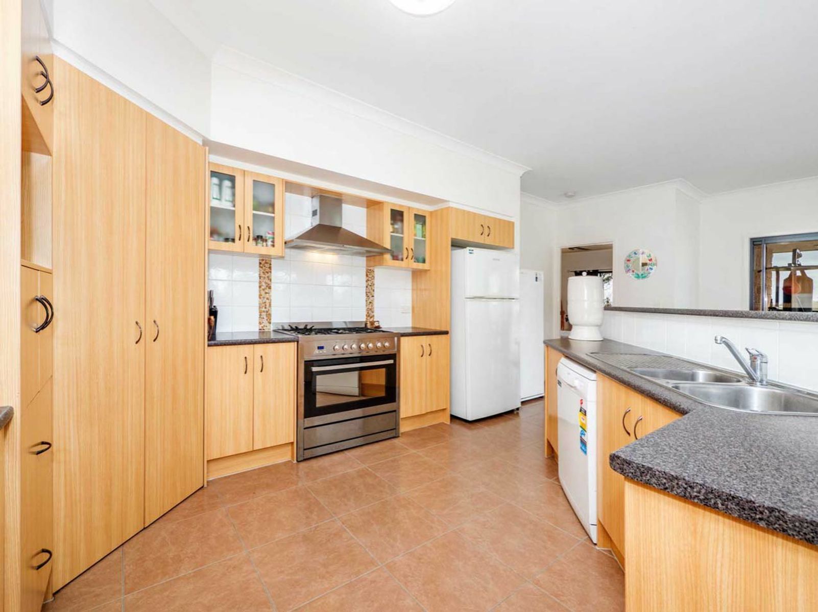 36 Pennefather Close, Yorklea - Thumbnail 6