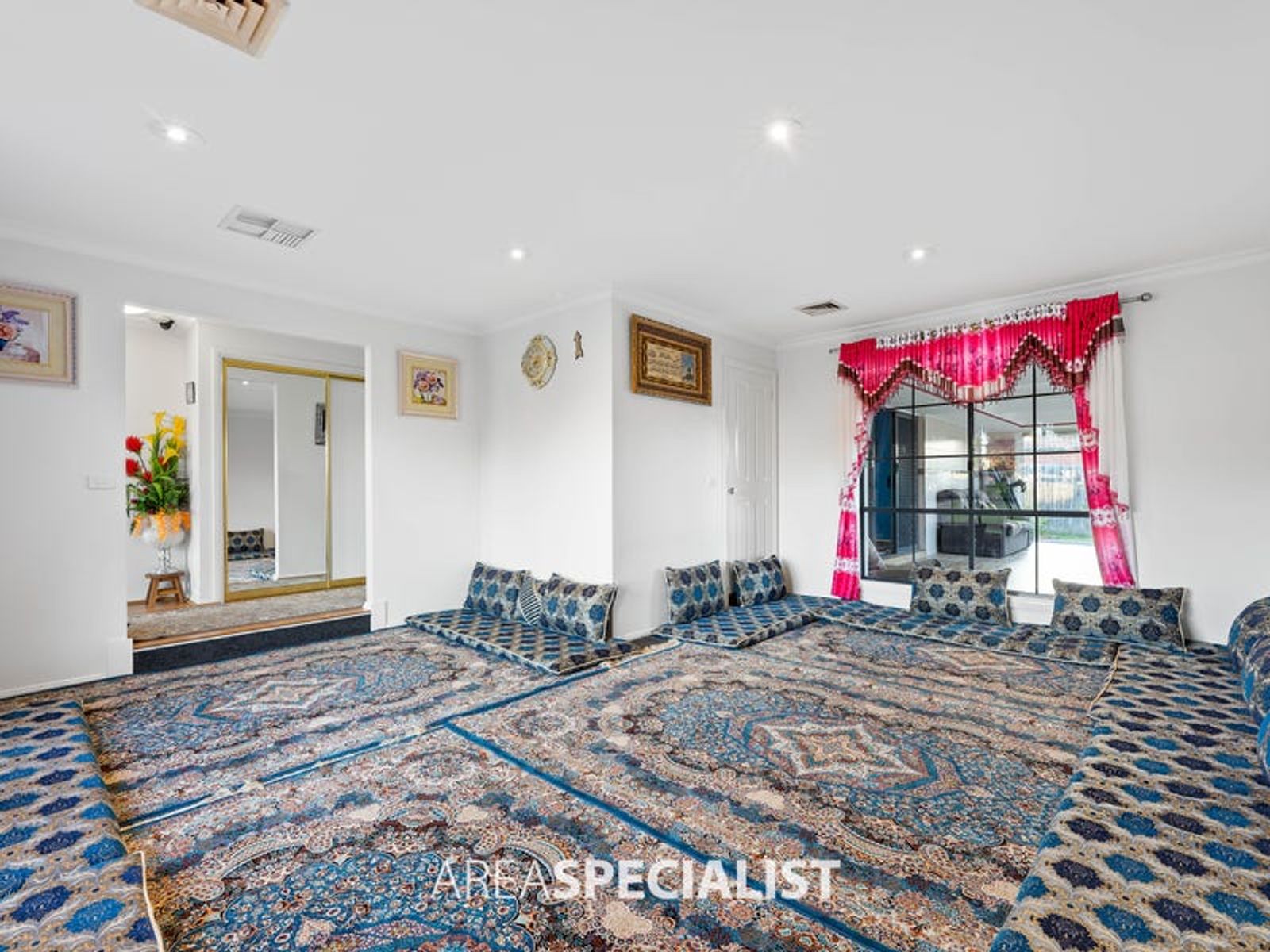 11 Michelle Drive, Hampton Park, VIC 3976, Hampton Park - Thumbnail 2