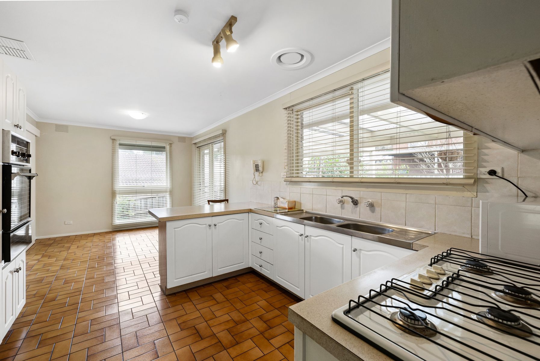 7 Hillcroft Drive, Templestowe VIC 3106, Templestowe - Thumbnail 7