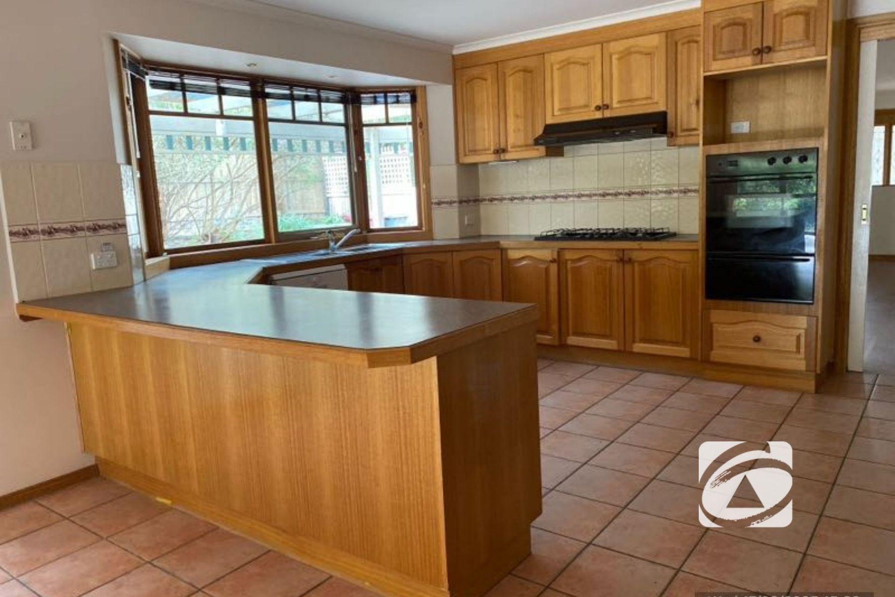 27 Melville Park Drive, Berwick VIC 3806, Berwick - Thumbnail 2