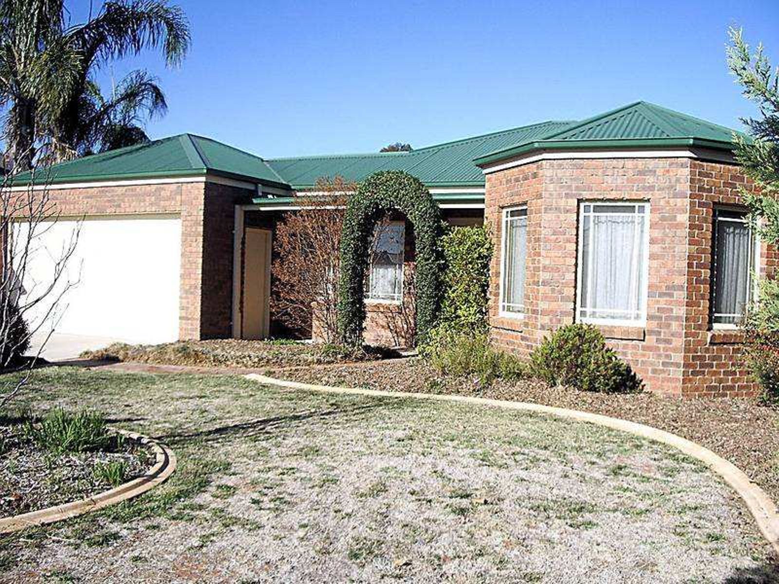 35 Belleview Drive, Irymple - Image 1