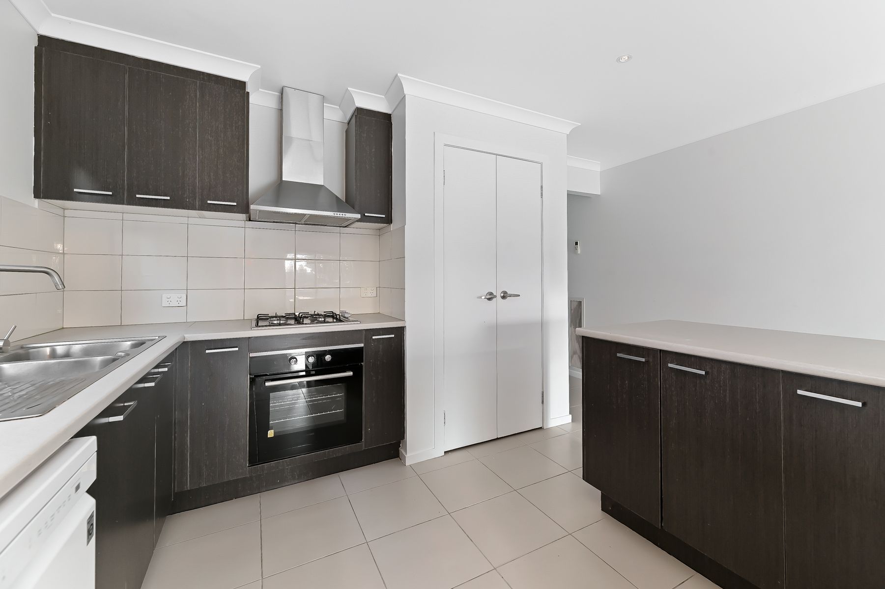21 Wild Cherry Avenue   Web 7