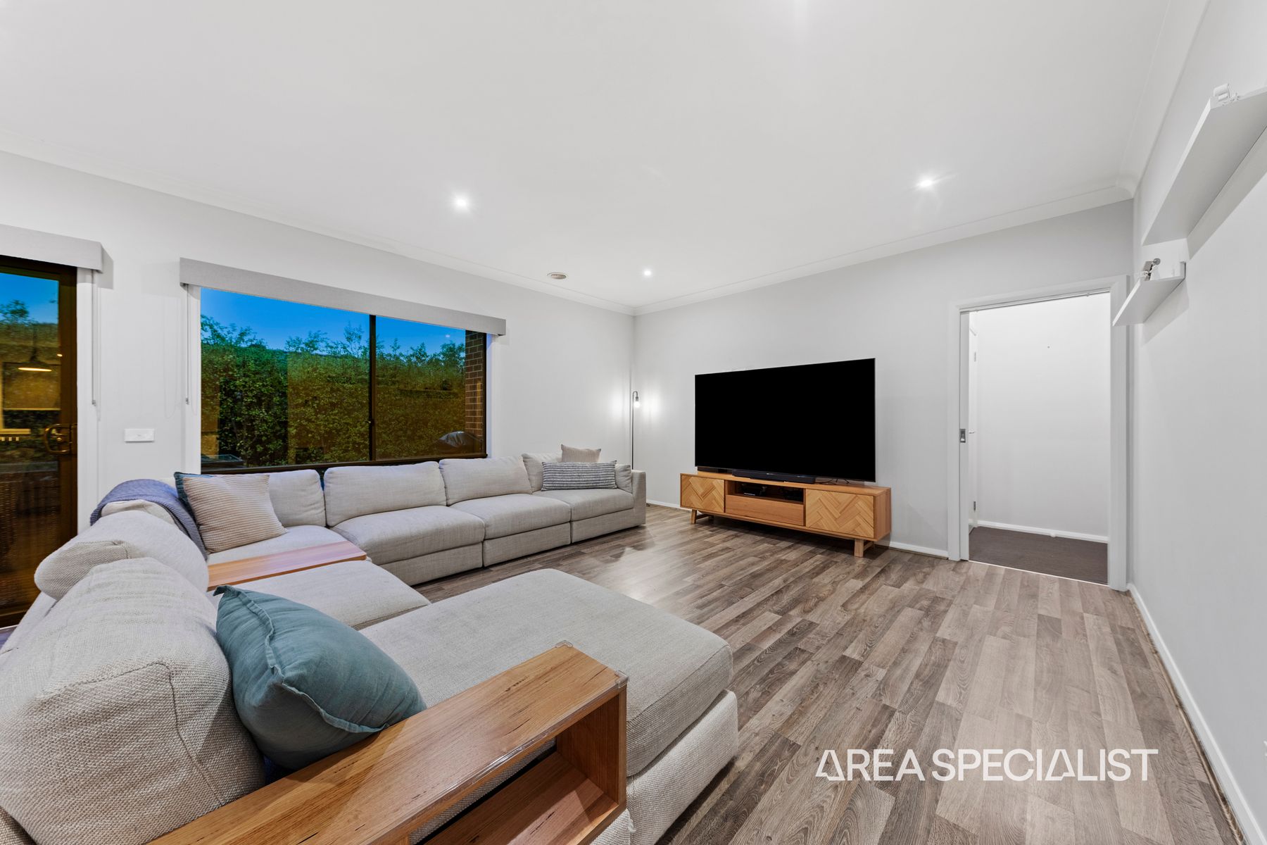 8 Ontario Drive, Pakenham, VIC 3810, Pakenham - Thumbnail 4