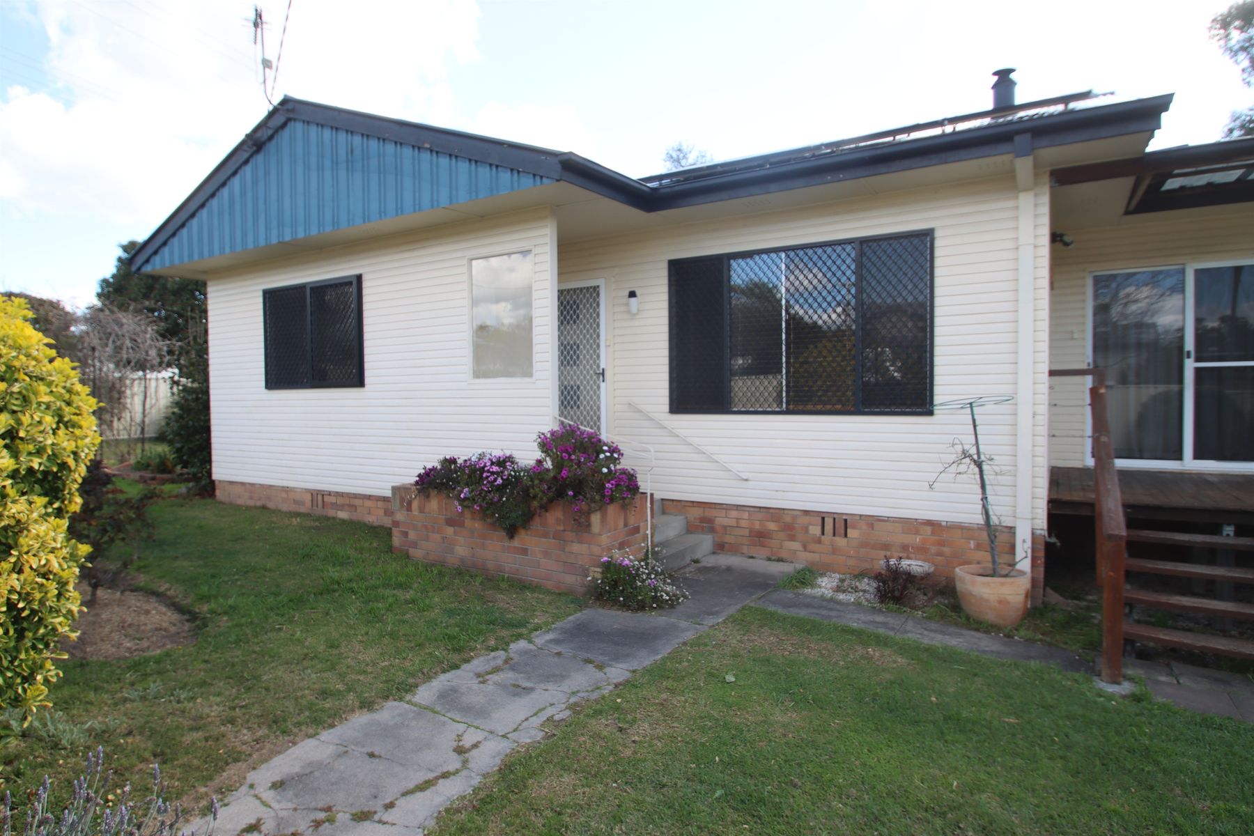 74 Logan Street, Tenterfield NSW 2372, Tenterfield - Thumbnail 3