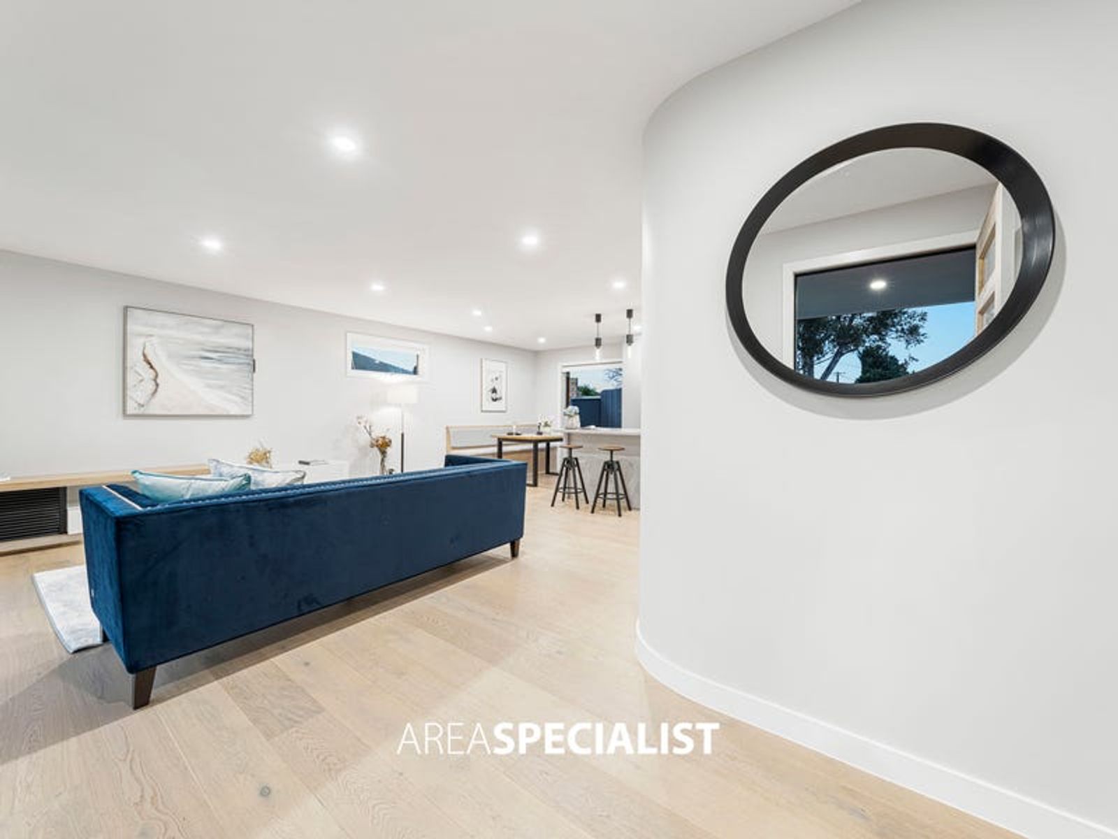 1/16 Wynette Close, Hampton Park, VIC 3976, Hampton Park - Thumbnail 2