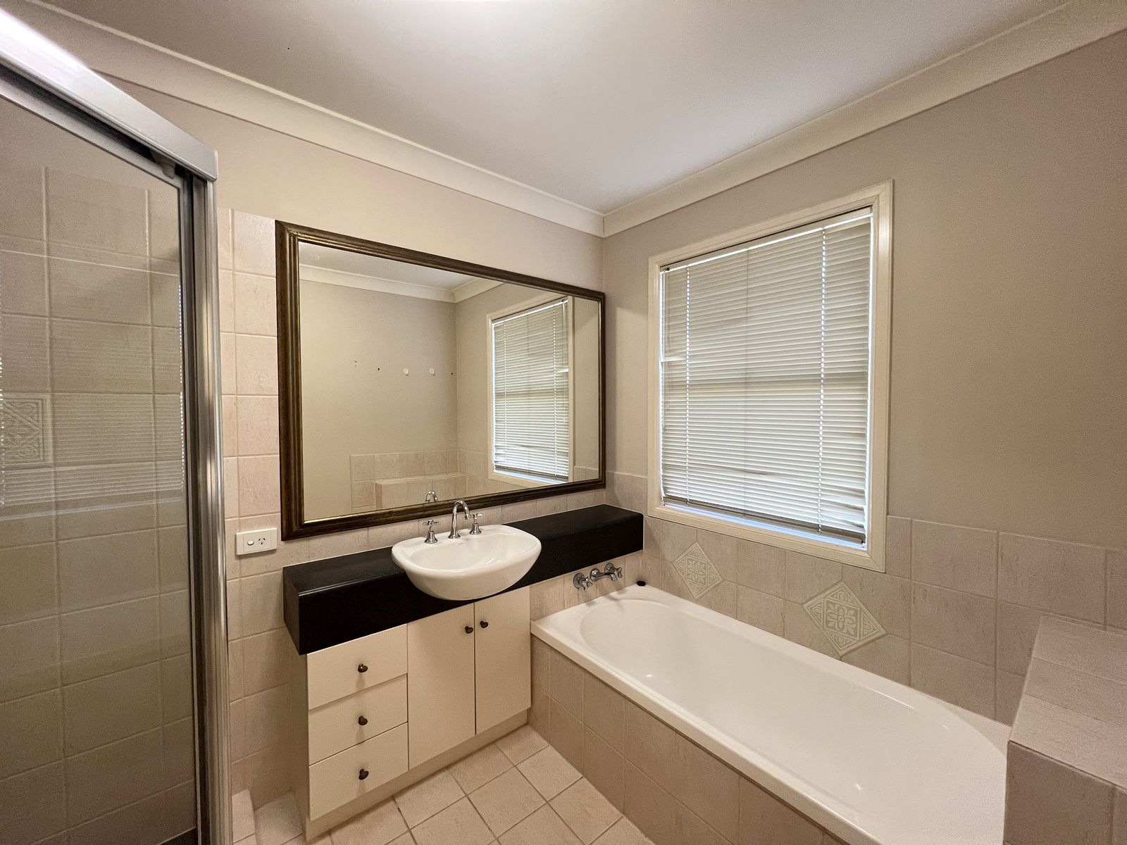 18/99 Heeb Street, Benowa QLD 4217, Benowa - Thumbnail 7