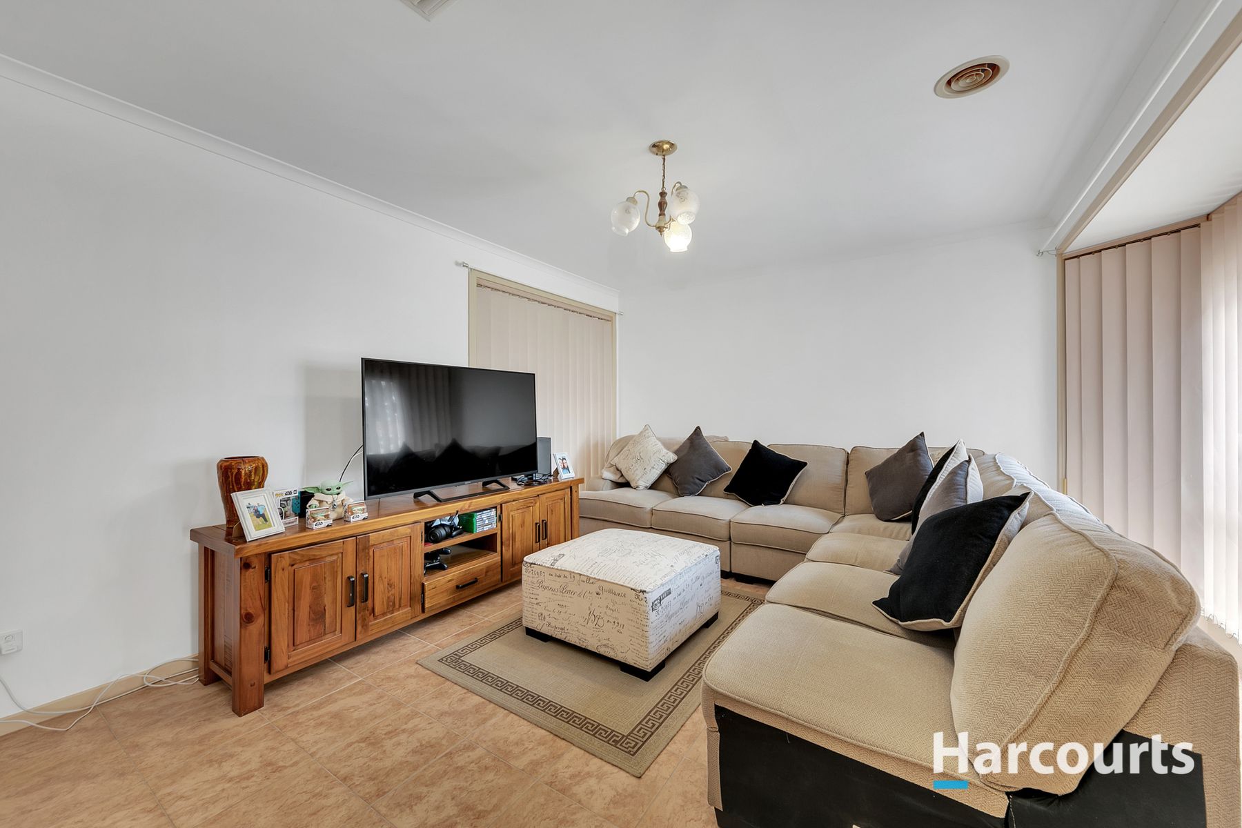 8 Ingoldsby Court, Delahey, VIC 3037, Delahey - Thumbnail 3