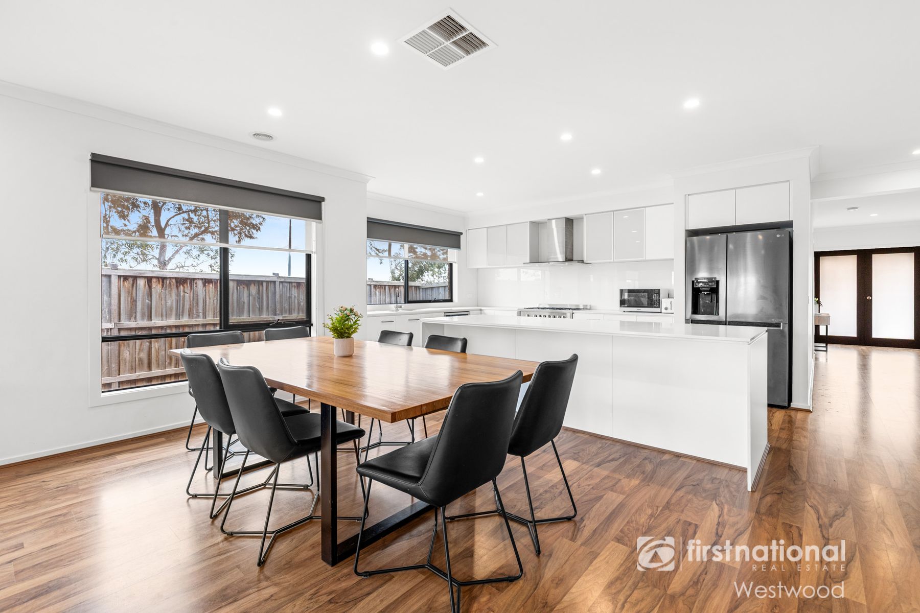 9 Showbridge Way, Werribee VIC 3030, Werribee - Thumbnail 3