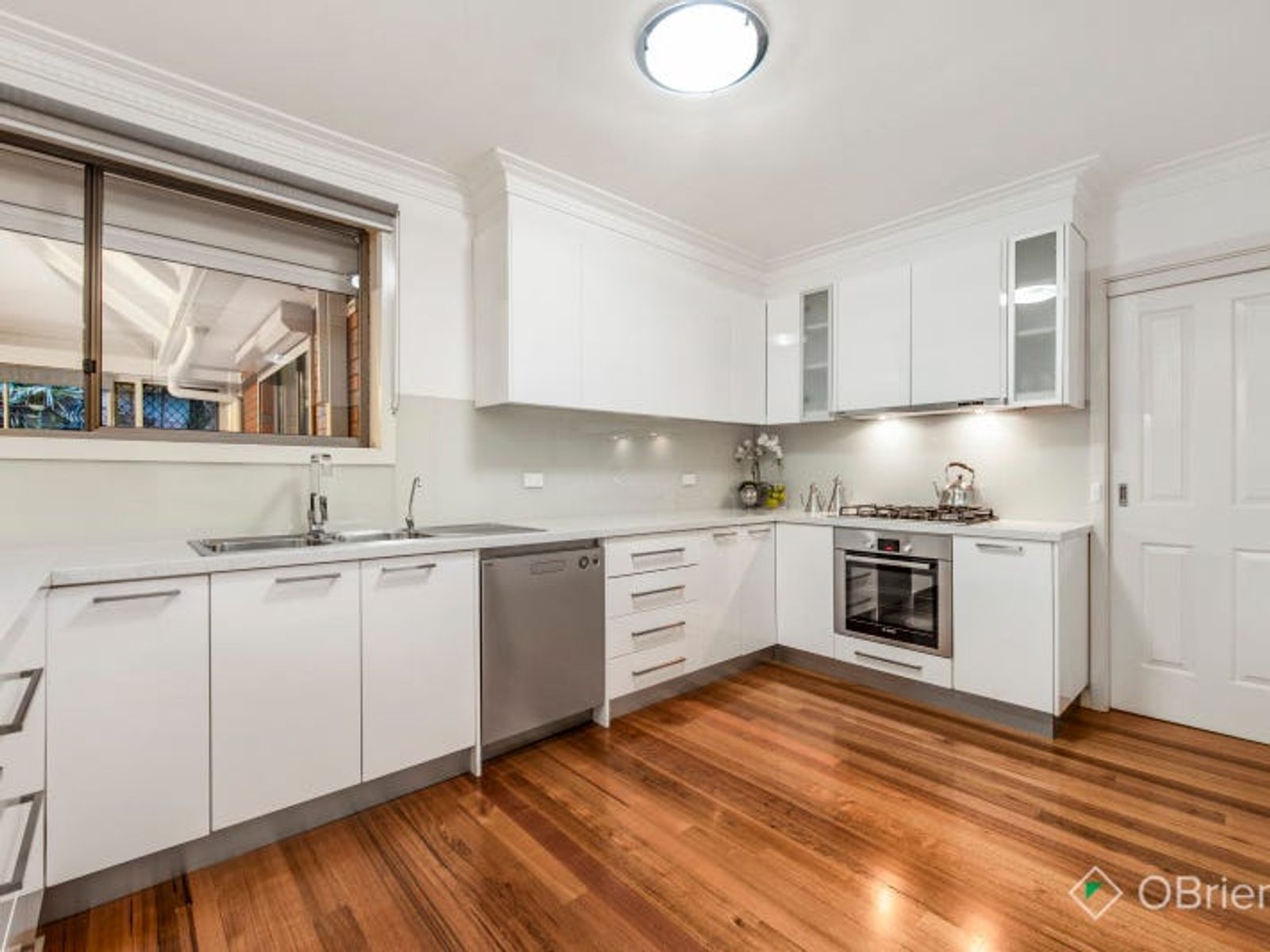 15 Joseph Banks Crescent, Endeavour Hills, VIC 3802, Endeavour Hills - Thumbnail 3