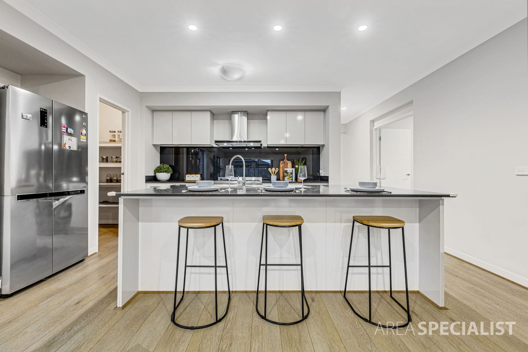 6 Emery Drive, Clyde North, VIC 3978, Clyde North - Thumbnail 4