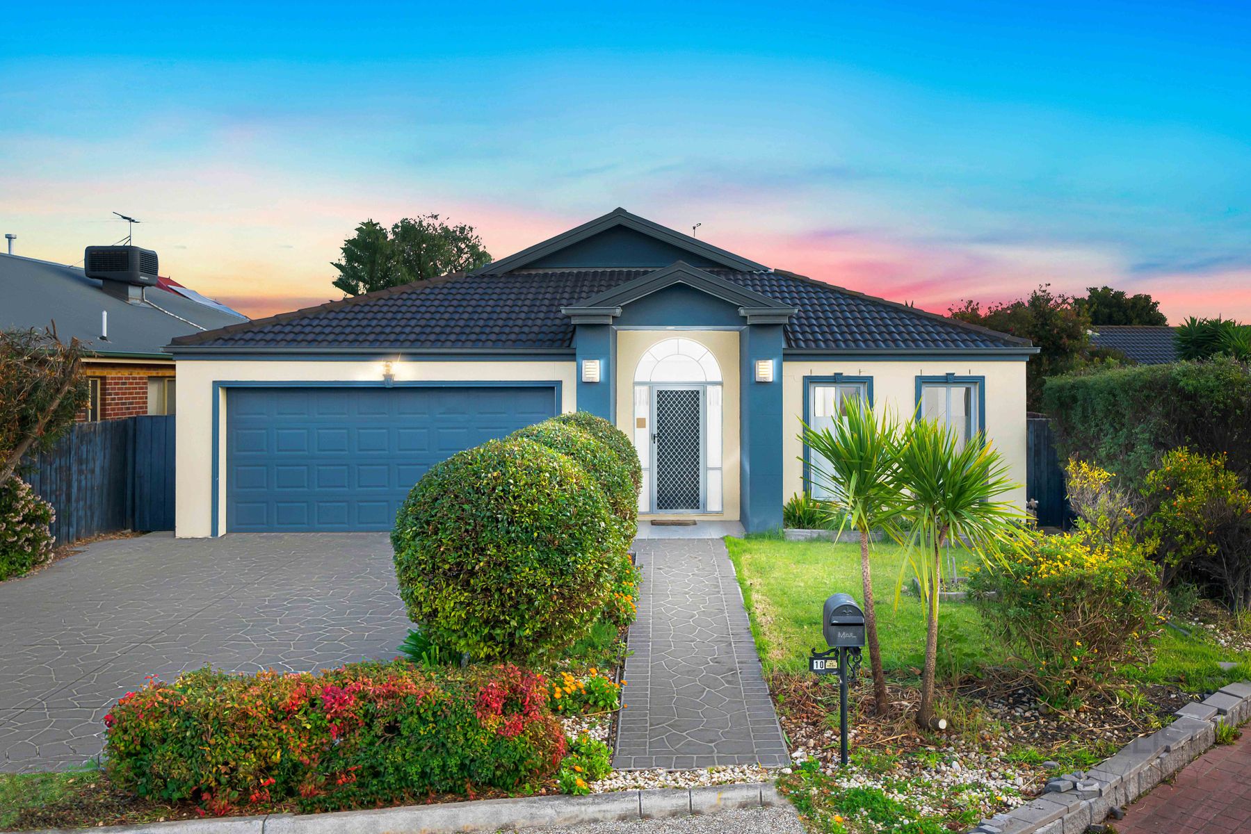 10 Whistler Crescent, Point Cook, VIC 3030, Point Cook - Thumbnail 2