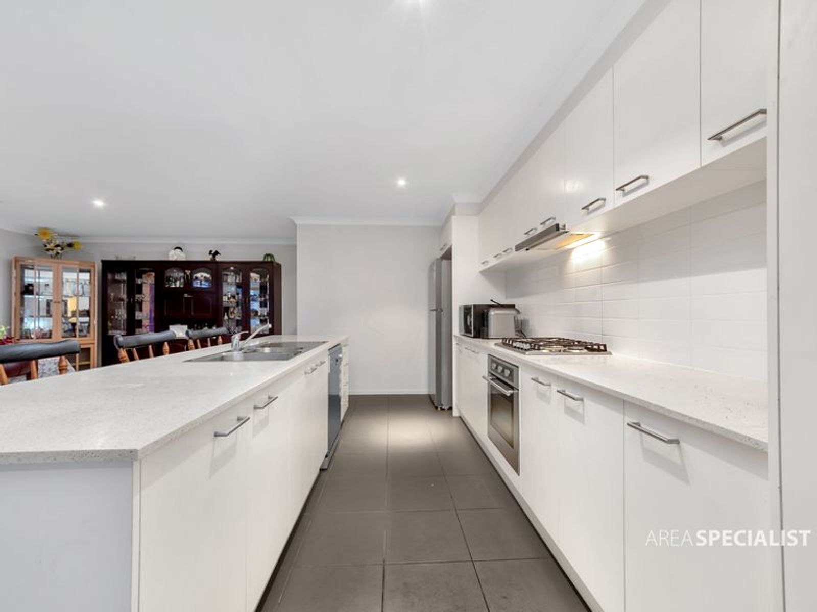28 Benedetto Crescent, Cranbourne East, VIC 3977, Cranbourne East - Thumbnail 4