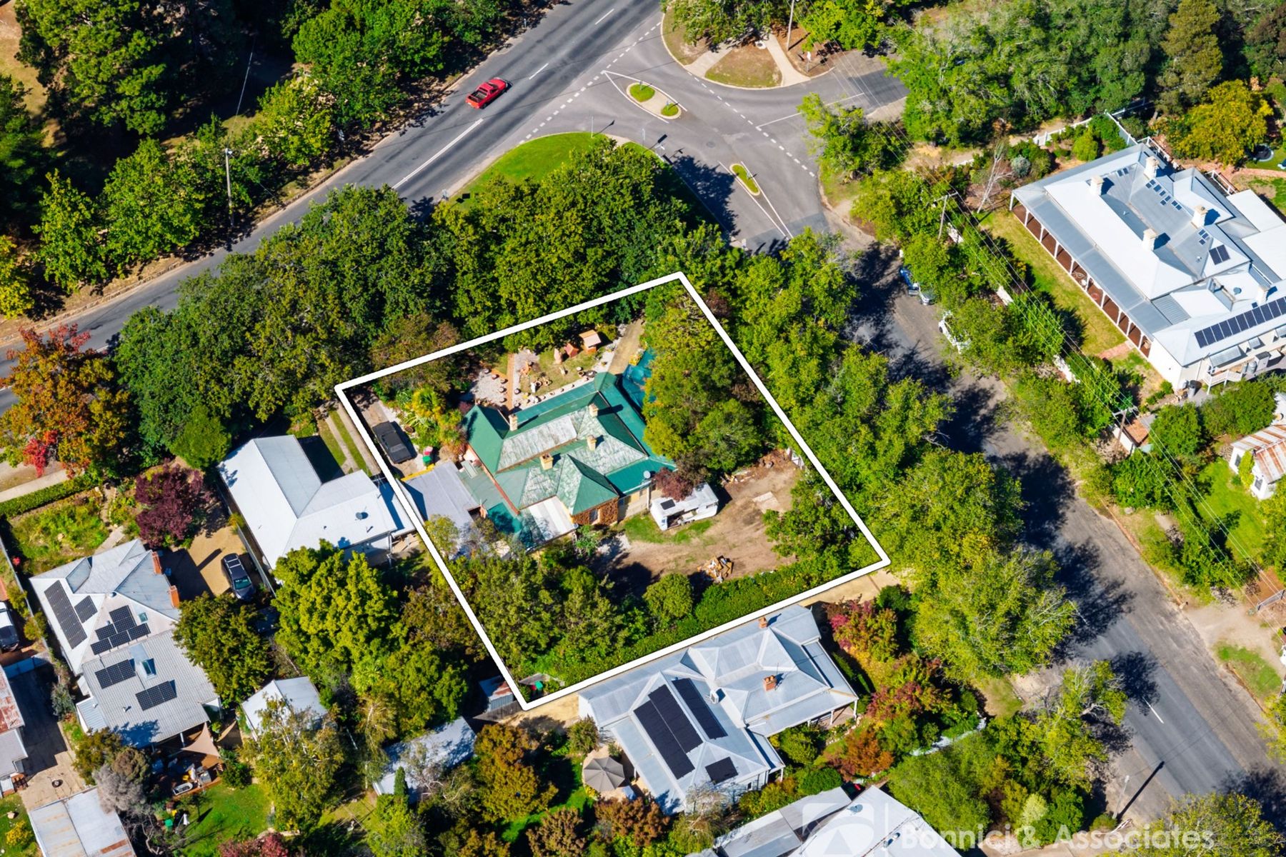 1 Sydney Road, Beechworth VIC 3747, Beechworth - Thumbnail 2