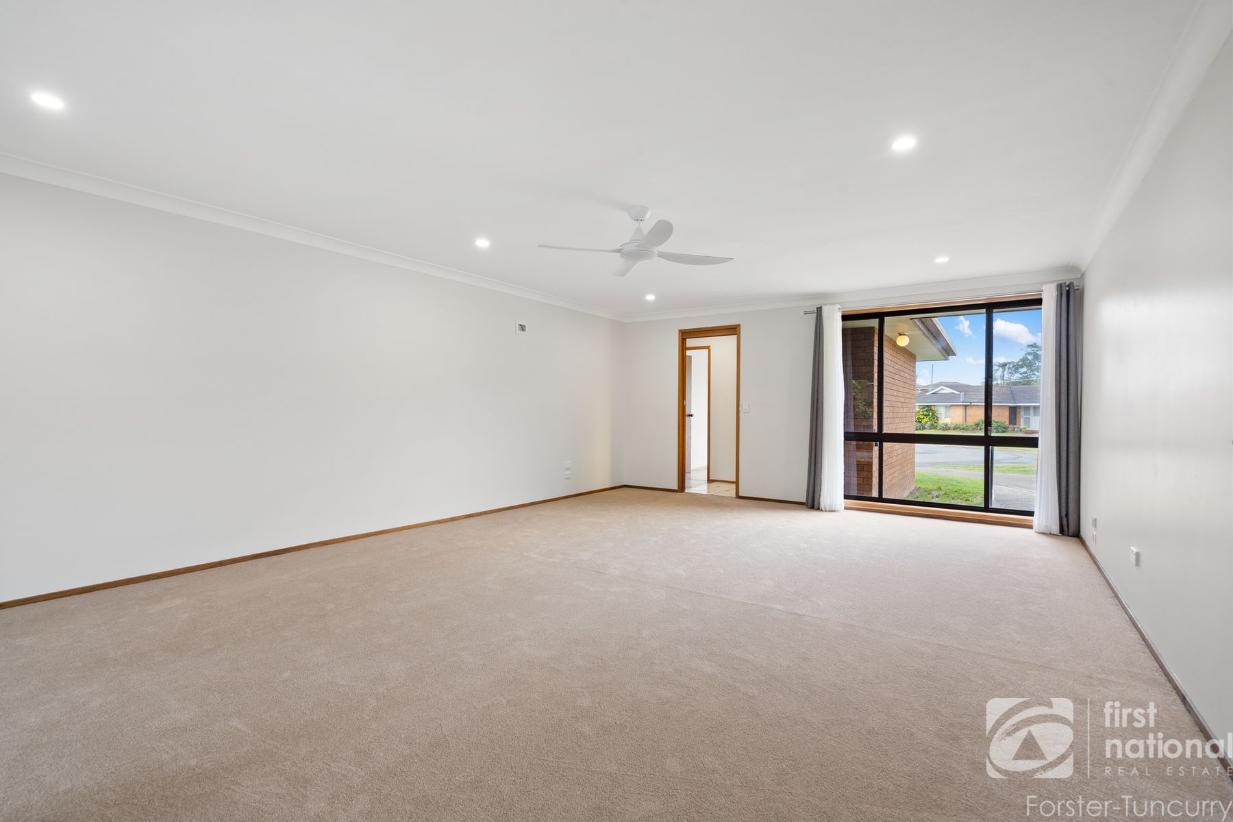 8 Annette Place, Tuncurry NSW 2428, Tuncurry - Thumbnail 4