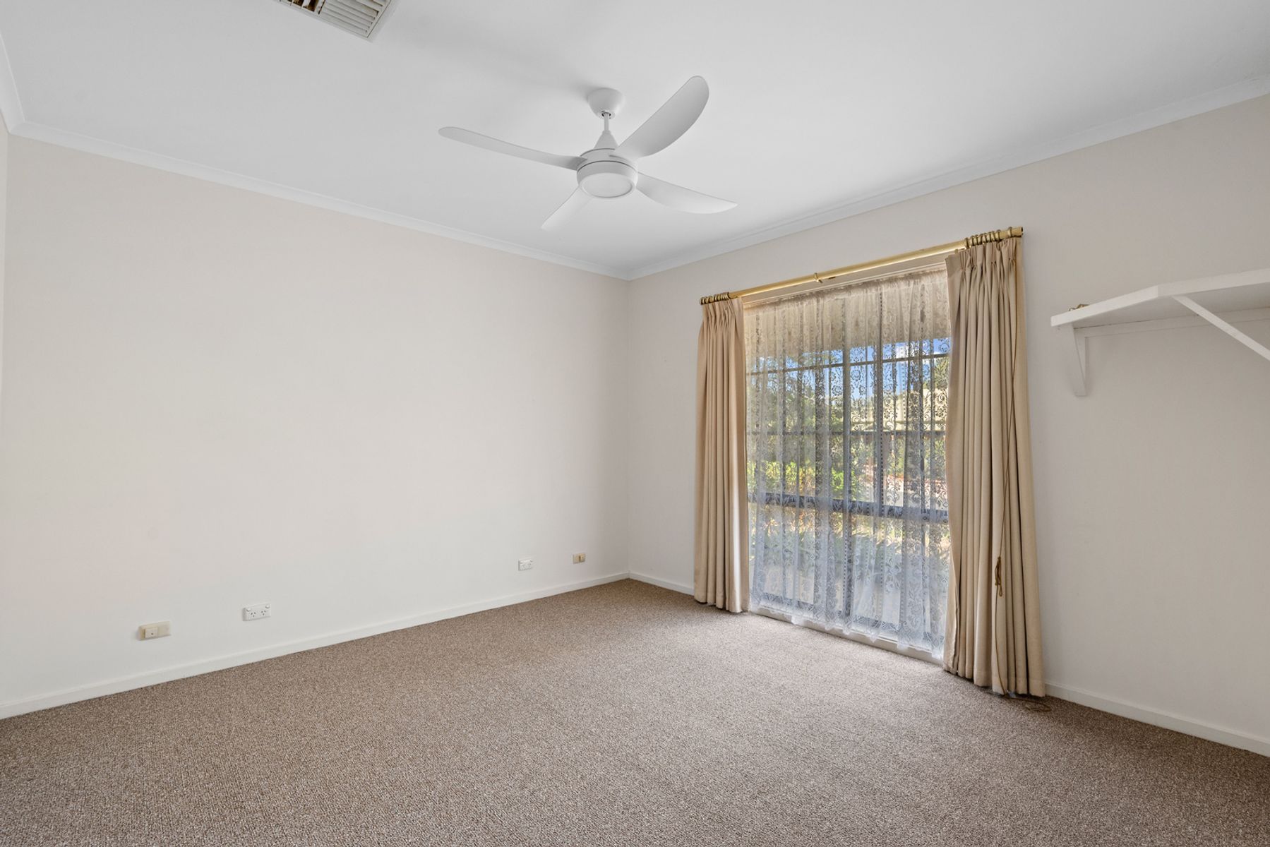 27 Akoonah Drive, Golden Square VIC 3555, Golden Square - Thumbnail 4