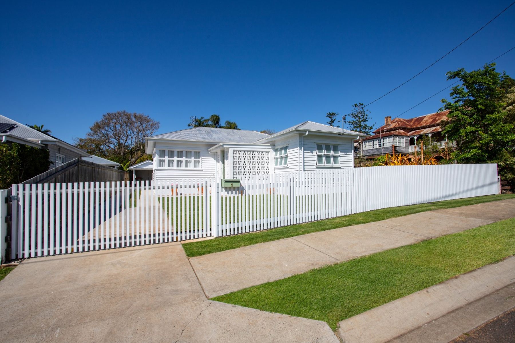 1 Bridson Avenue, East Ipswich, QLD 4305, East Ipswich - Thumbnail 2