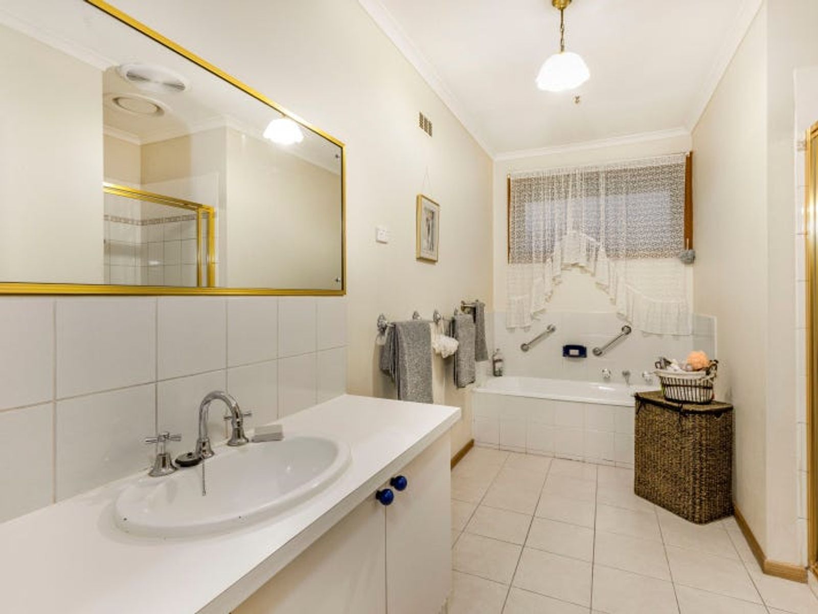 33 Monkhouse Drive, Endeavour Hills, VIC 3802, Endeavour Hills - Thumbnail 7