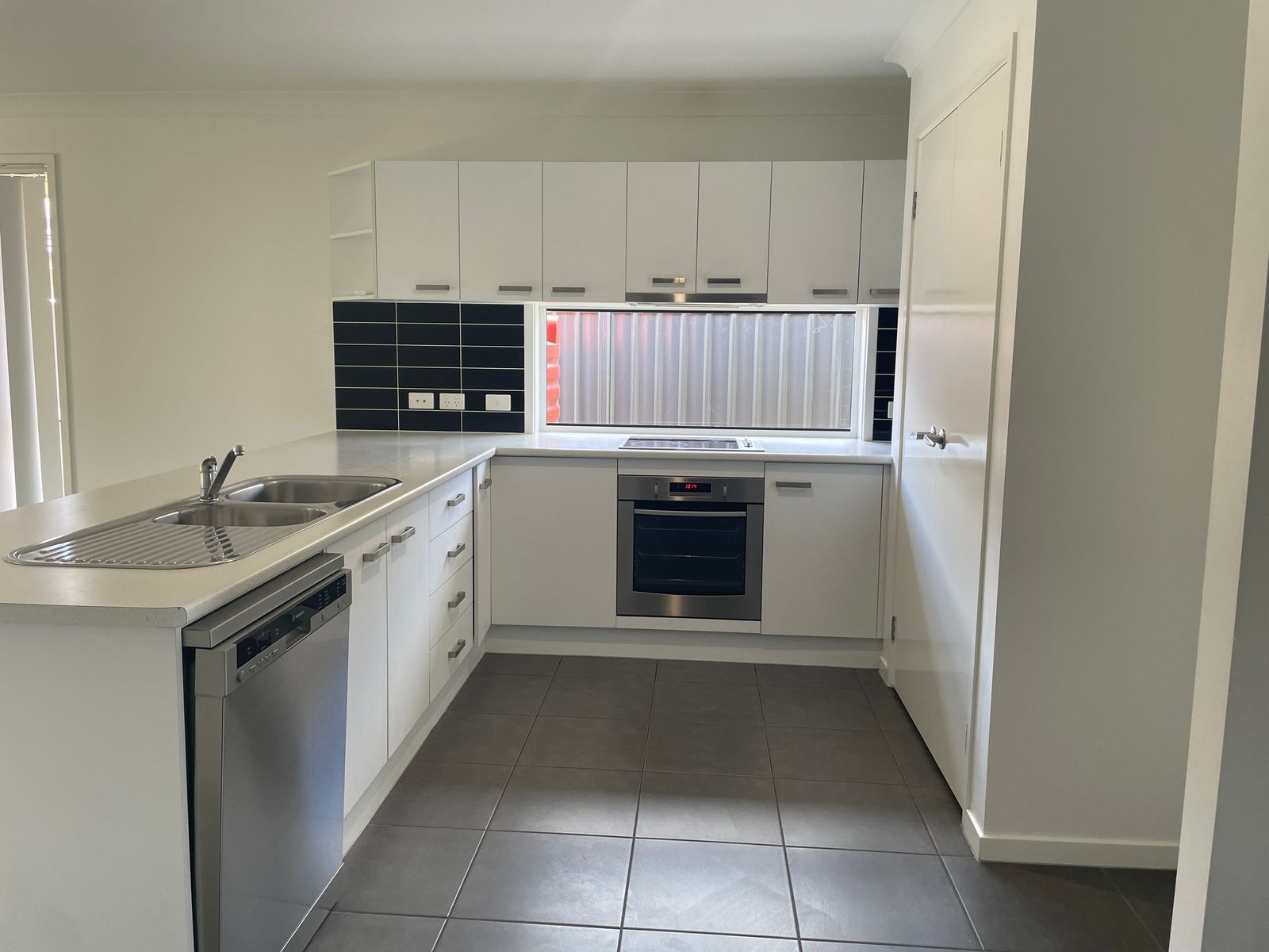 2/10 Schaefer Drive, Armidale NSW 2350, Armidale - Thumbnail 2