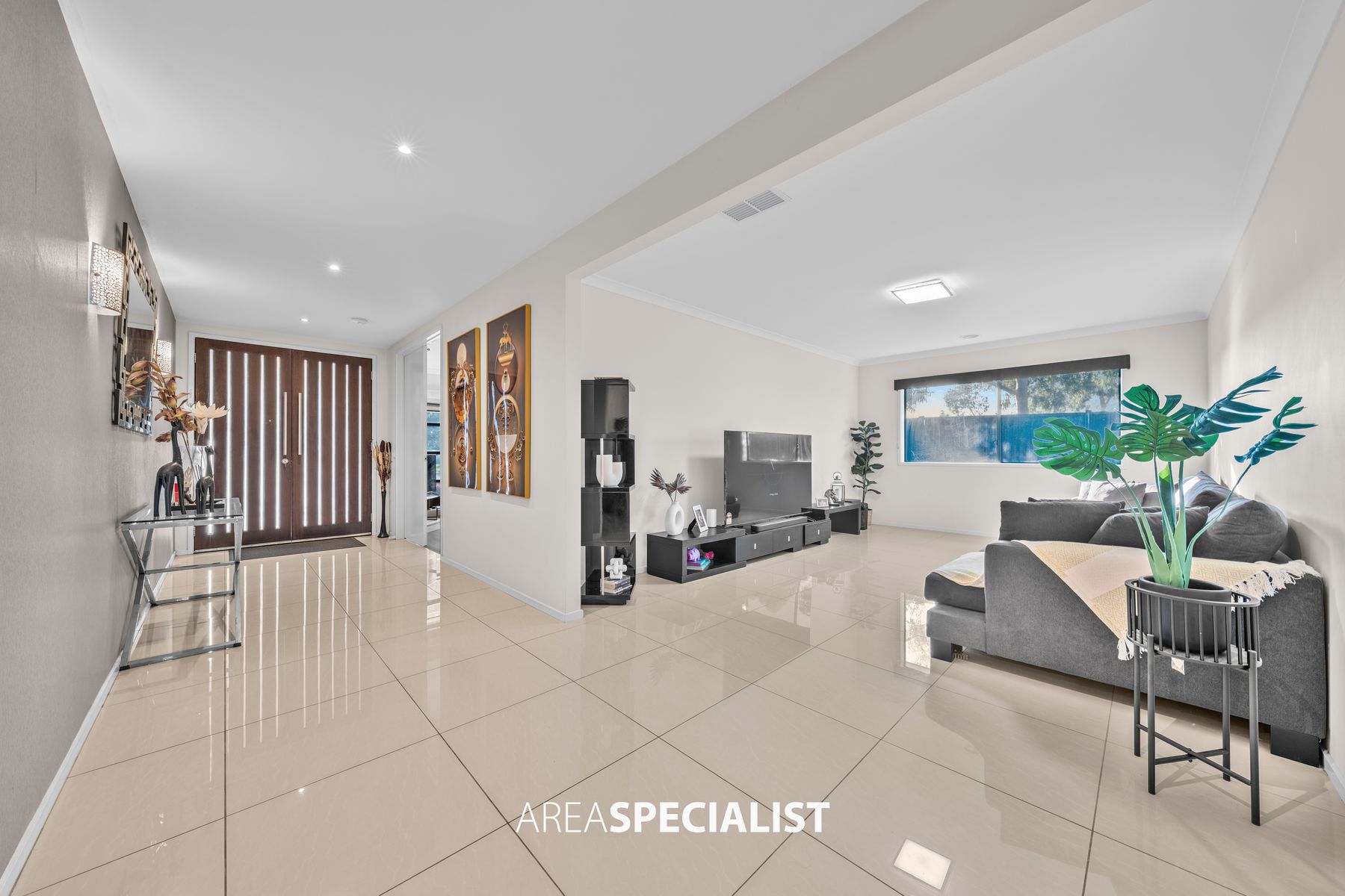 1 Lanthorn Crescent, Cranbourne East, Cranbourne East - Thumbnail 5