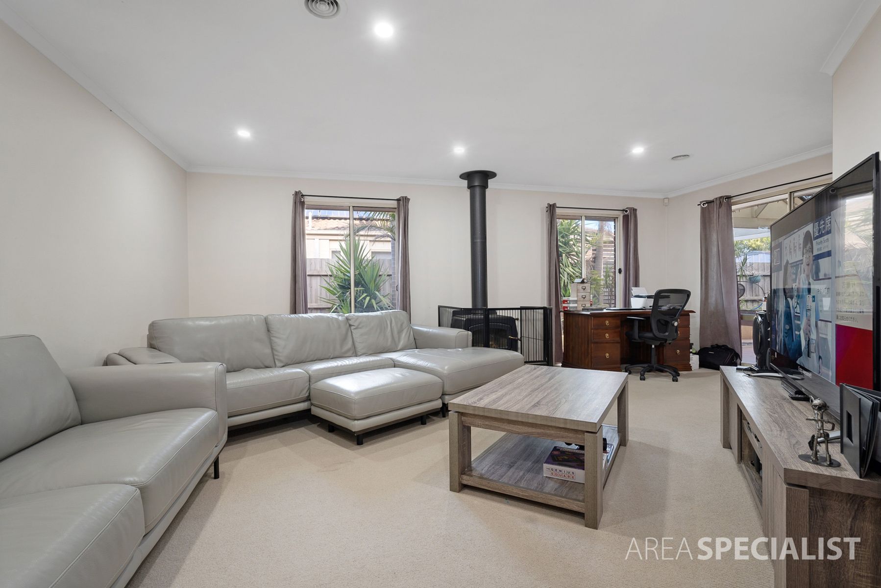 9 Menindee Terrace, Narre Warren South, VIC 3805, Narre Warren South - Thumbnail 2