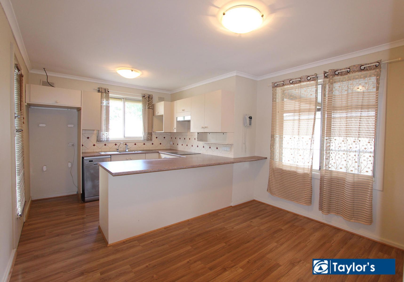 7 Douglas Street, Elizabeth Downs SA 5113, Elizabeth Downs - Thumbnail 4