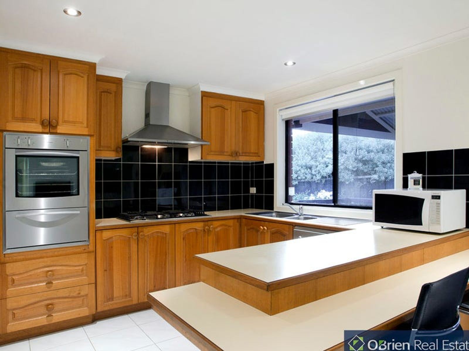 15 Cunningham Drive, Endeavour Hills, VIC 3802, Endeavour Hills - Thumbnail 2